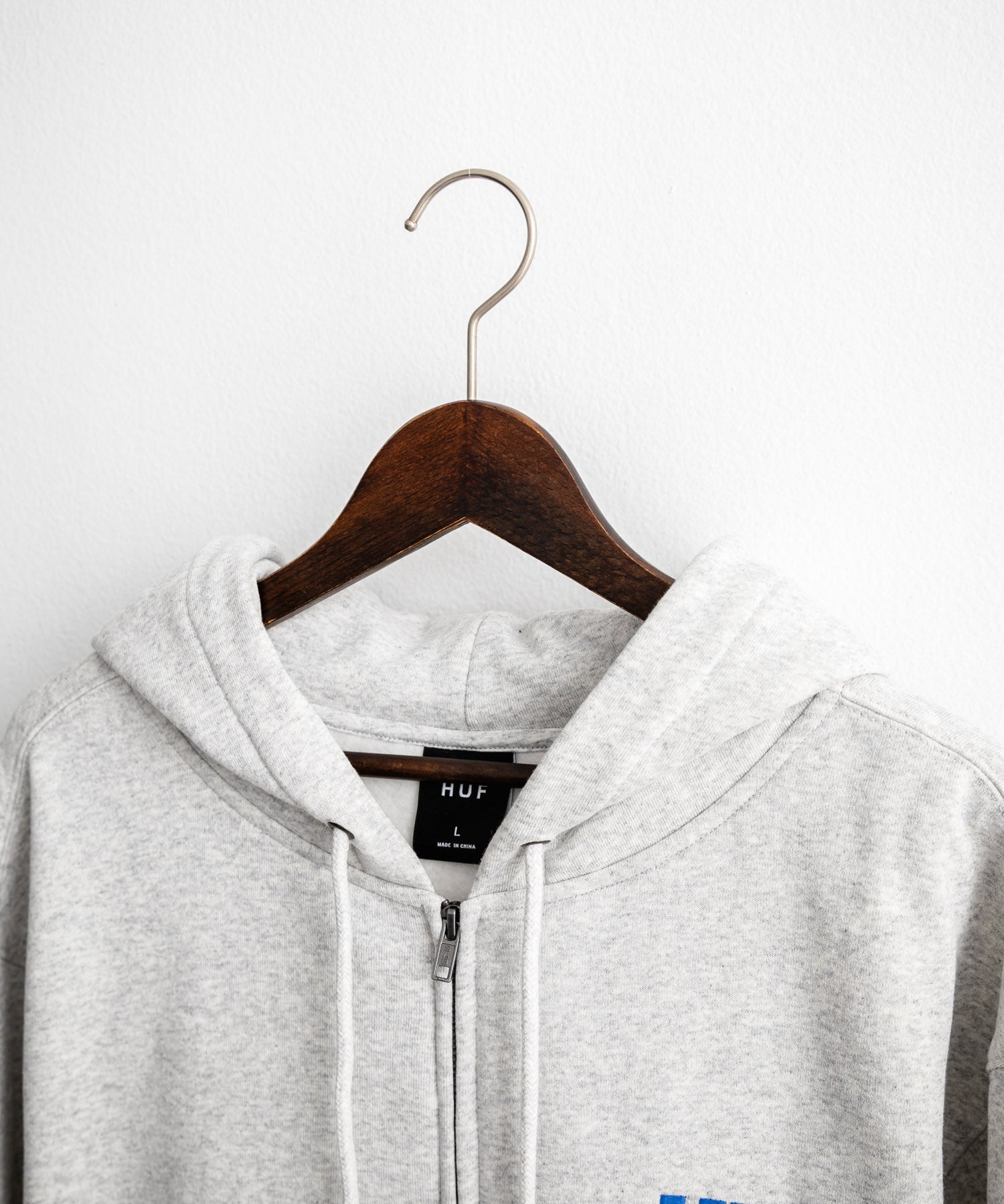 HUF ハフ ALL CAPS F/Z HOODIE オーバーサイズ裏起毛ワンポイントロゴ刺繍フルジップパーカー 15058