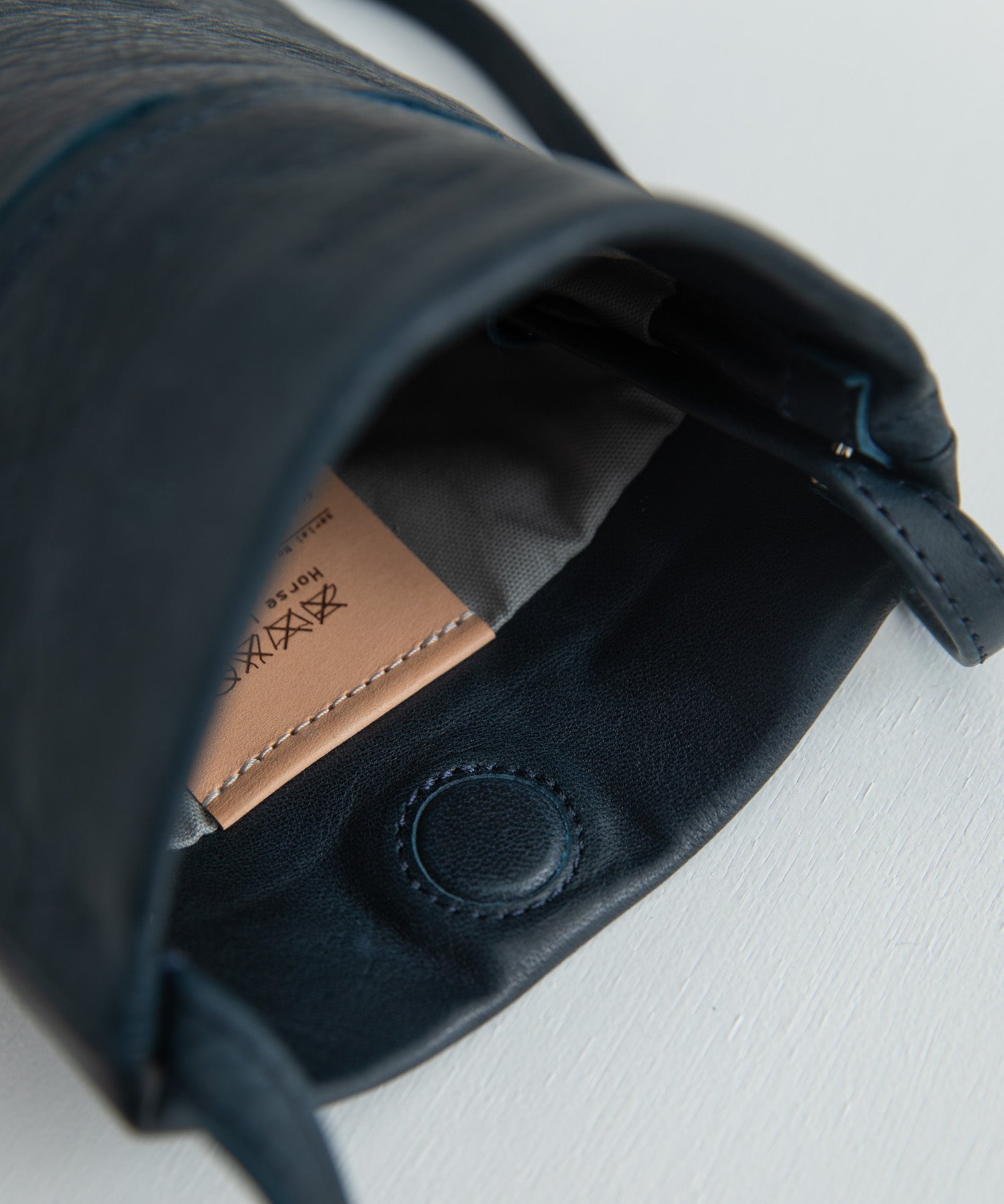 Butler Verner Sails バトラーバーナーセイルズ 日本製 国産 隠しマグネット馬革シンプルショルダー JA-2522 9968