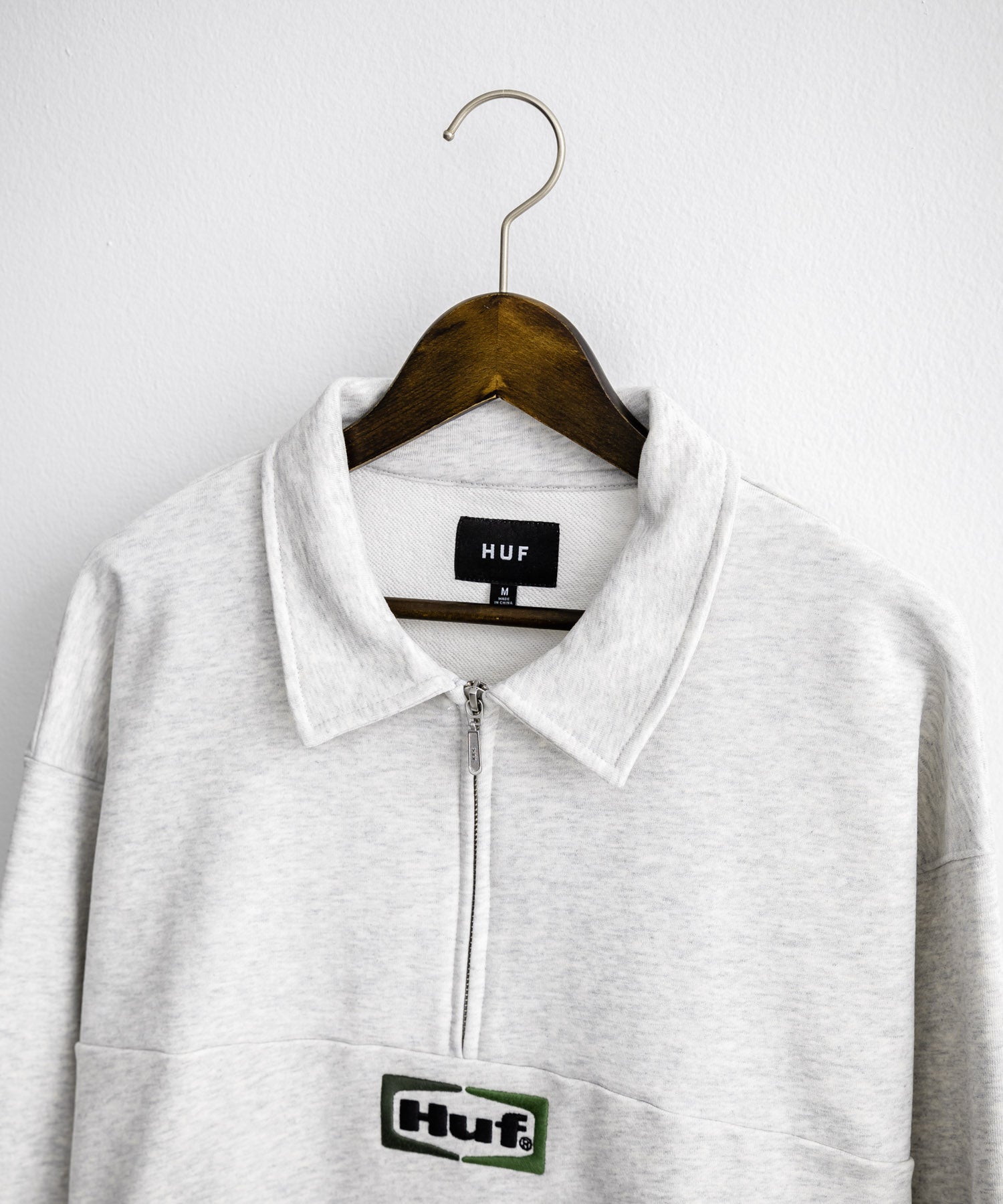 HUF ハフ SLATE QUARTER ZIP FLEECE オーバーサイズロゴ刺繍ハーフジップトレーナー