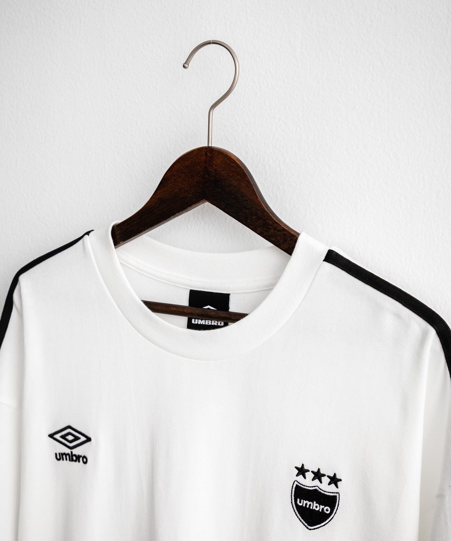 UMBRO アンブロ 別注コラボ オーバーサイズサイドライントラックワンポイントロゴ刺繍クルーネック半袖Tシャツ