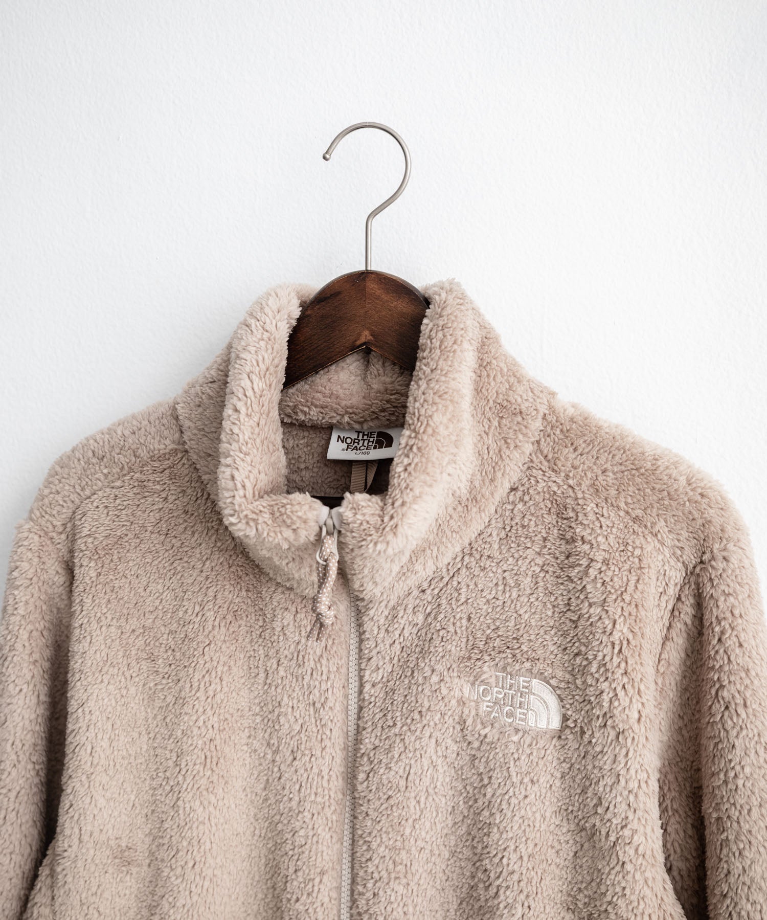 日本未展開モデル THE NORTH FACE WHITE LABEL COMFY ALPHA FLEECE ZIP UP ザ・ノースフェイス ホワイトレーベル ワンポイントロゴ刺繍スタンドカラーシャギーボアフリースジャケット 16563