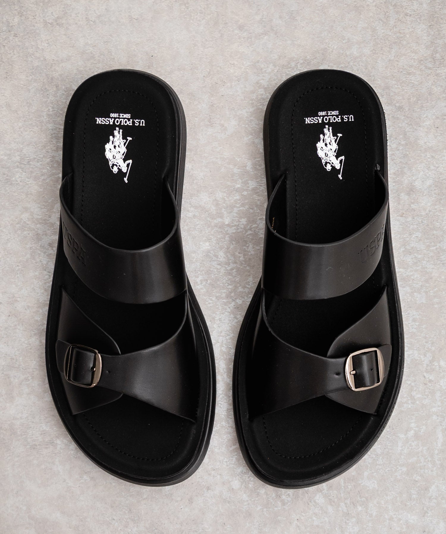新色追加 U.S. POLO ASSN. ユーエスポロアッスン ワンポイントロゴ入りフェイクレザーワンベルトバックルサンダル 14692