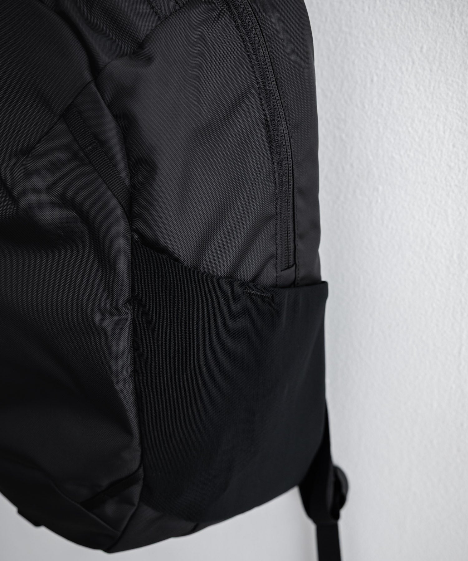 Patagonia ATOM DAY PACK 24L ワンポイントロゴバックパック リュックサック 16216