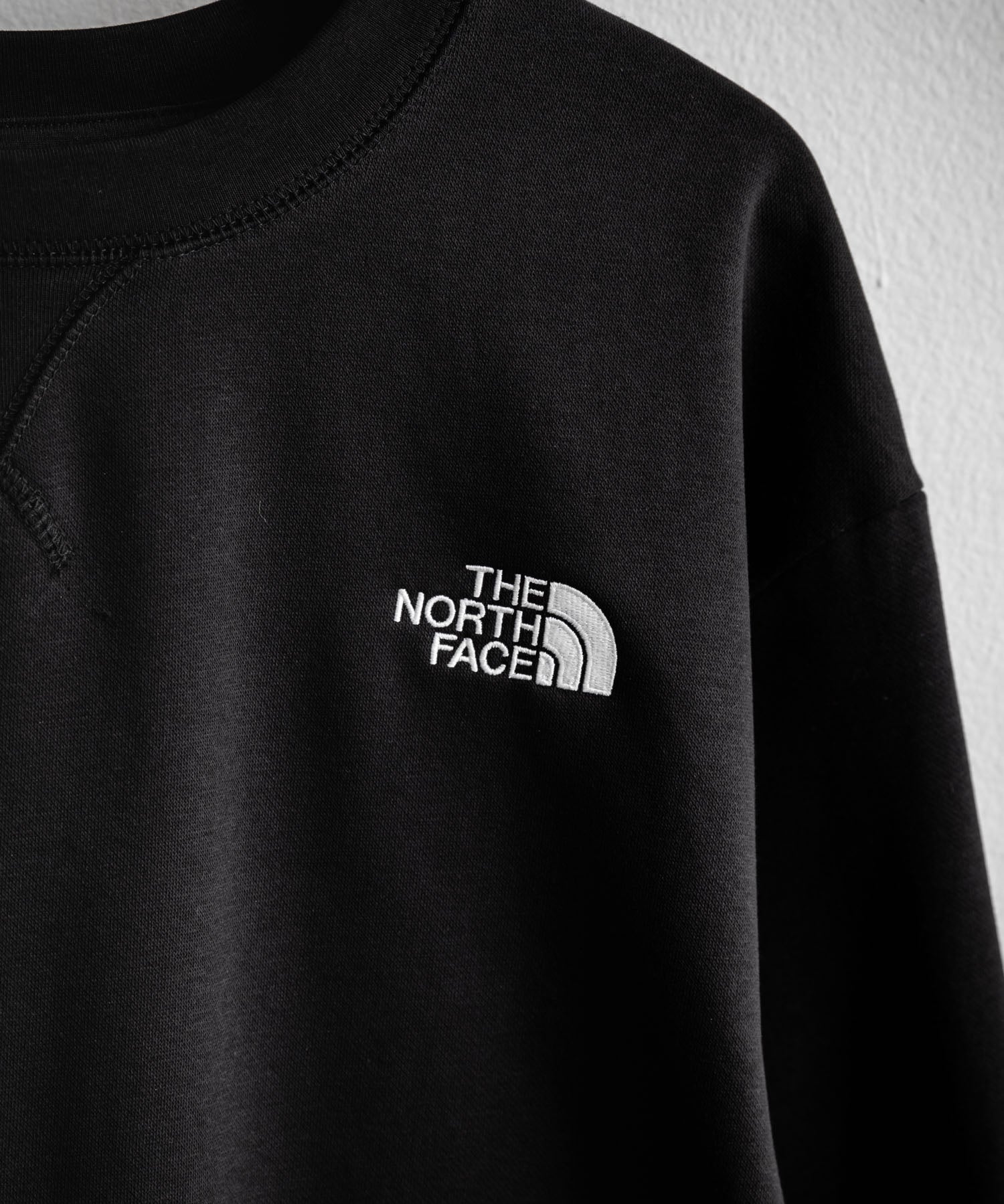 THE NORTH FACE ザ・ノースフェイス MEN S ESSENTIAL CREW 裏起毛ワンポイントロゴ刺繍長袖スウェット 15353