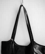 MUCENT ムセント ARMAND FRONT BUCKLE LEATHER SHOULDER BAG UNISEX PUレザーバッグ 16040