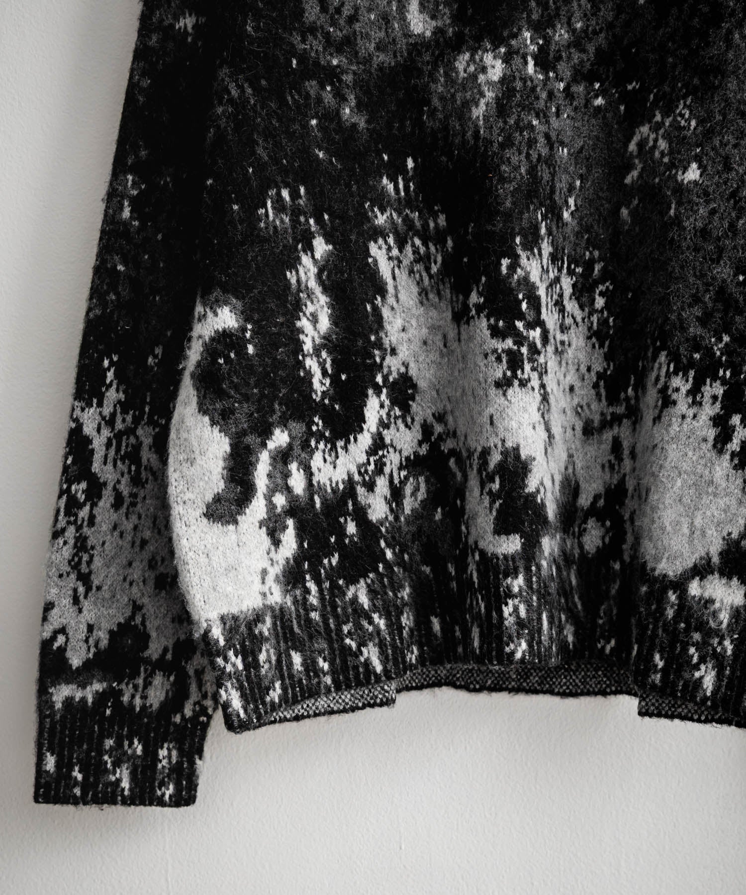 オーバーサイズ5Gジャガード編みアブストラクト柄クルーネックニットセーター 15193