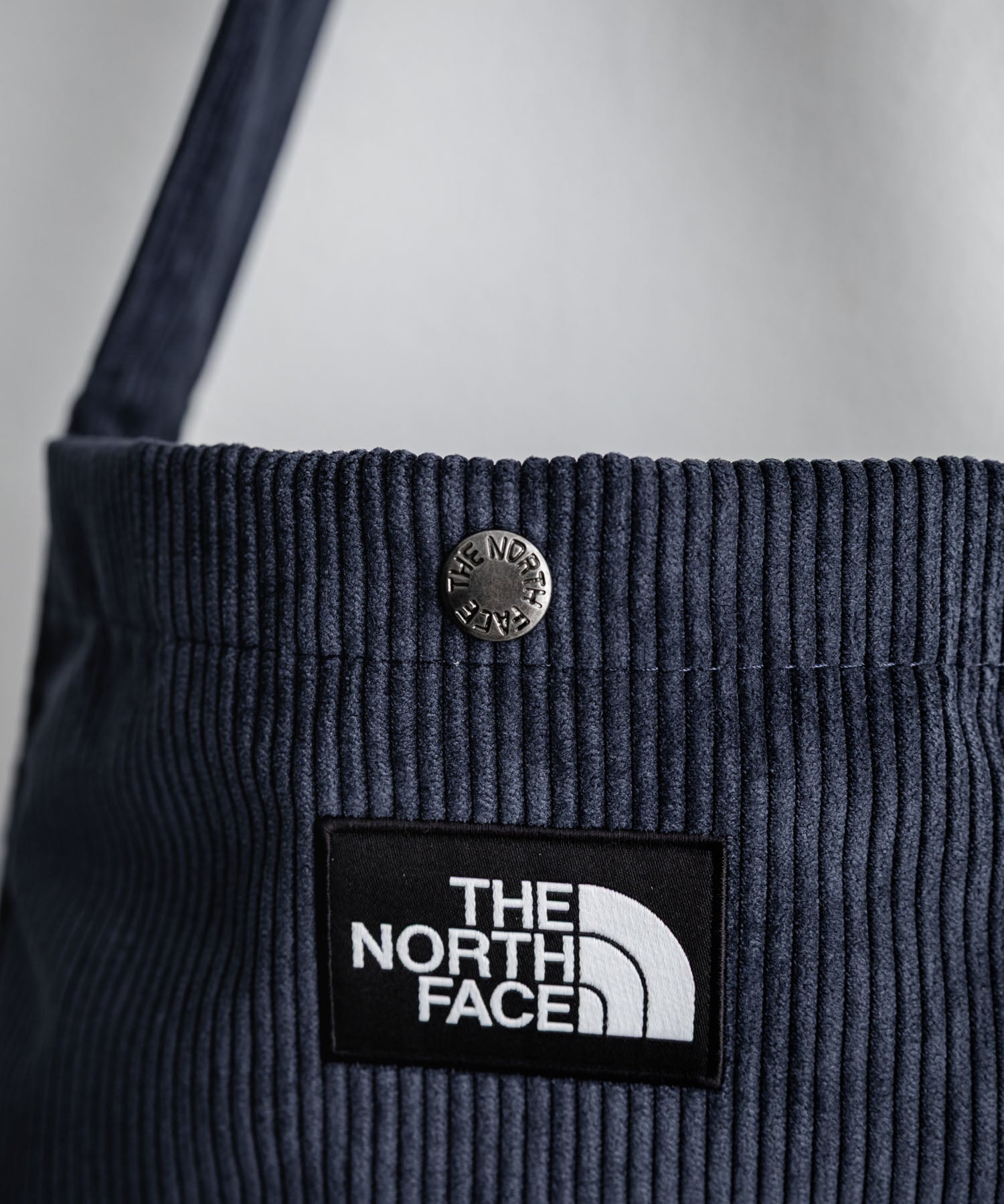 THE NORTH FACE ザ・ノースフェイス FLUID TOTE_PLUS コーデュロイトートバッグ/ロゴワッペンワンショルダーバッグ 16611