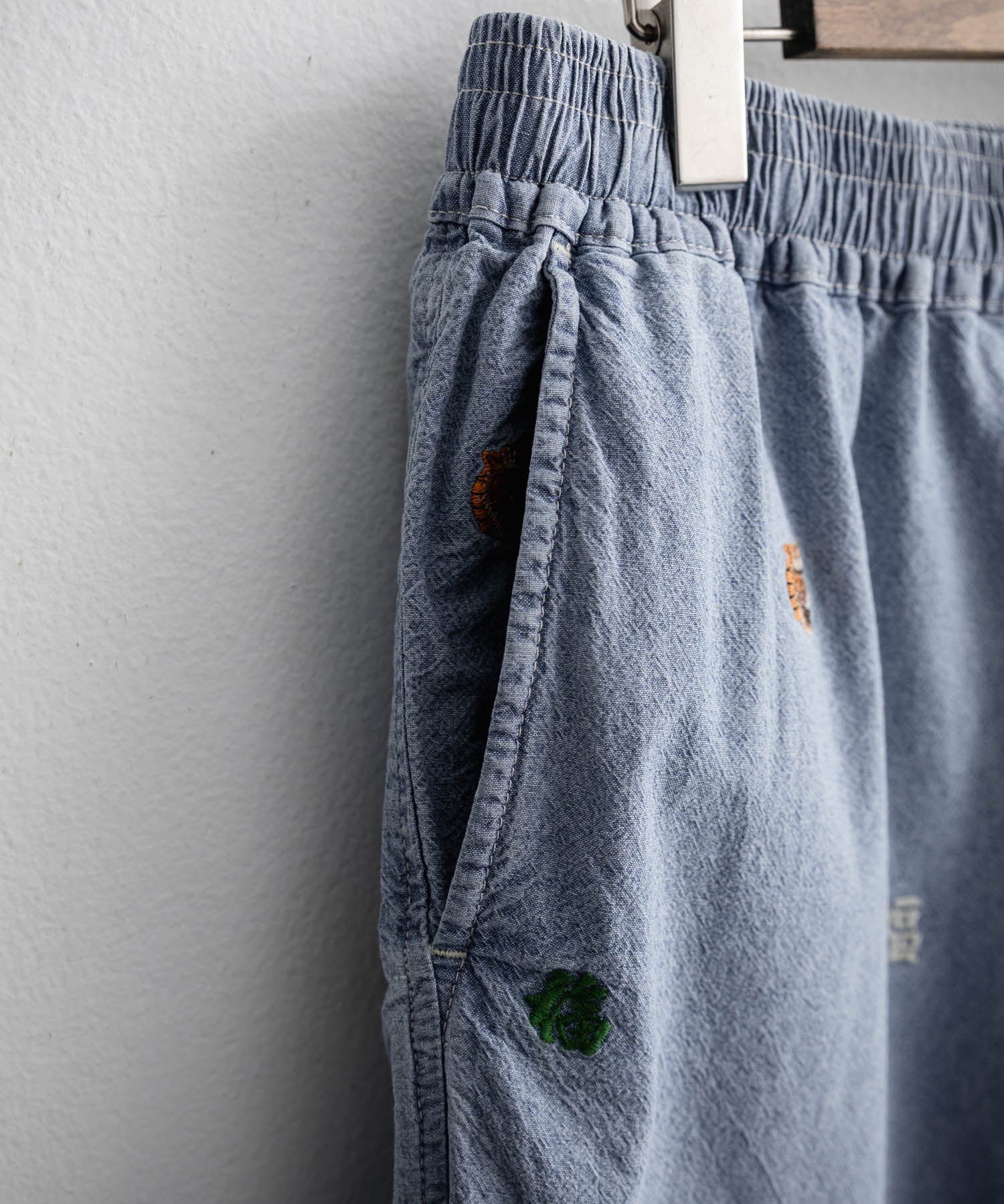 HOUSTON CHAMBRAY ALLOVER EMB EASY SHORTS シャンブレー総柄刺繍イージーショートパンツ 16180