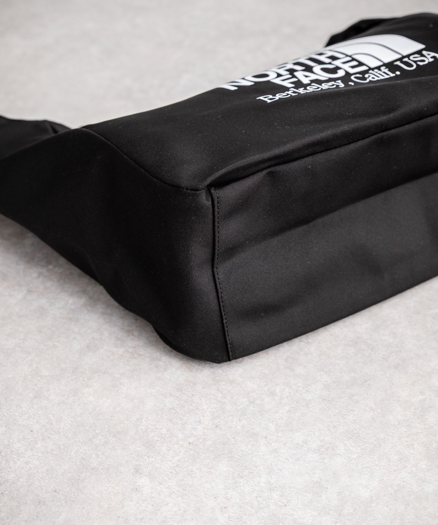 新色追加 日本未展開モデル THE NORTH FACE WHITE LABEL BIG LOGO SHOULDER BAG 韓国限定 ワンポイントロゴショルダーバッグ 14589
