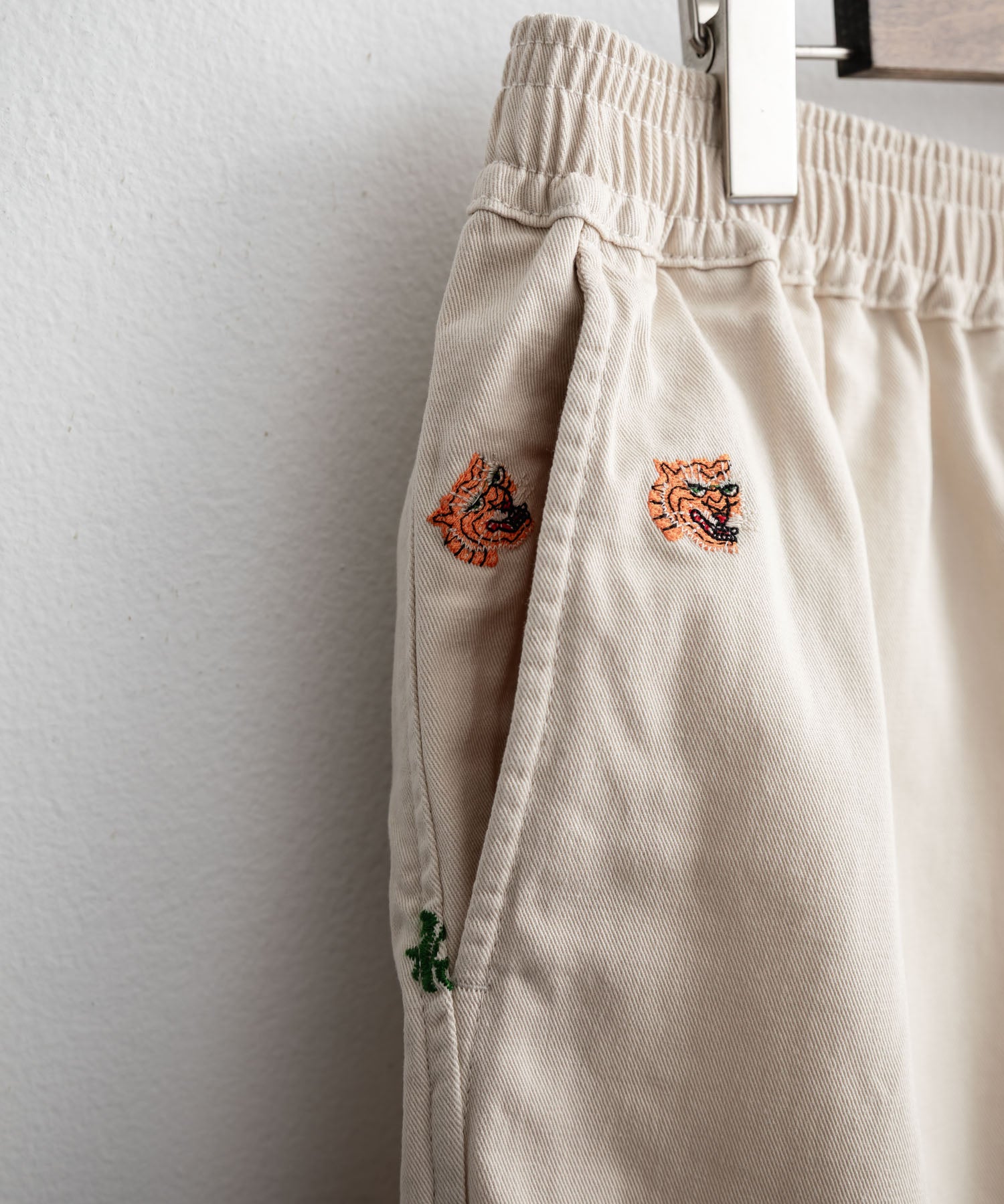 HOUSTON TWILL ALLOVER EMB EASY SHORTS コットンツイル総柄刺繍イージーワイドショートパンツ 16179