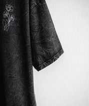 オーバーサイズ ケミカルウォッシュワンポイントフラワープリント半袖Tシャツ