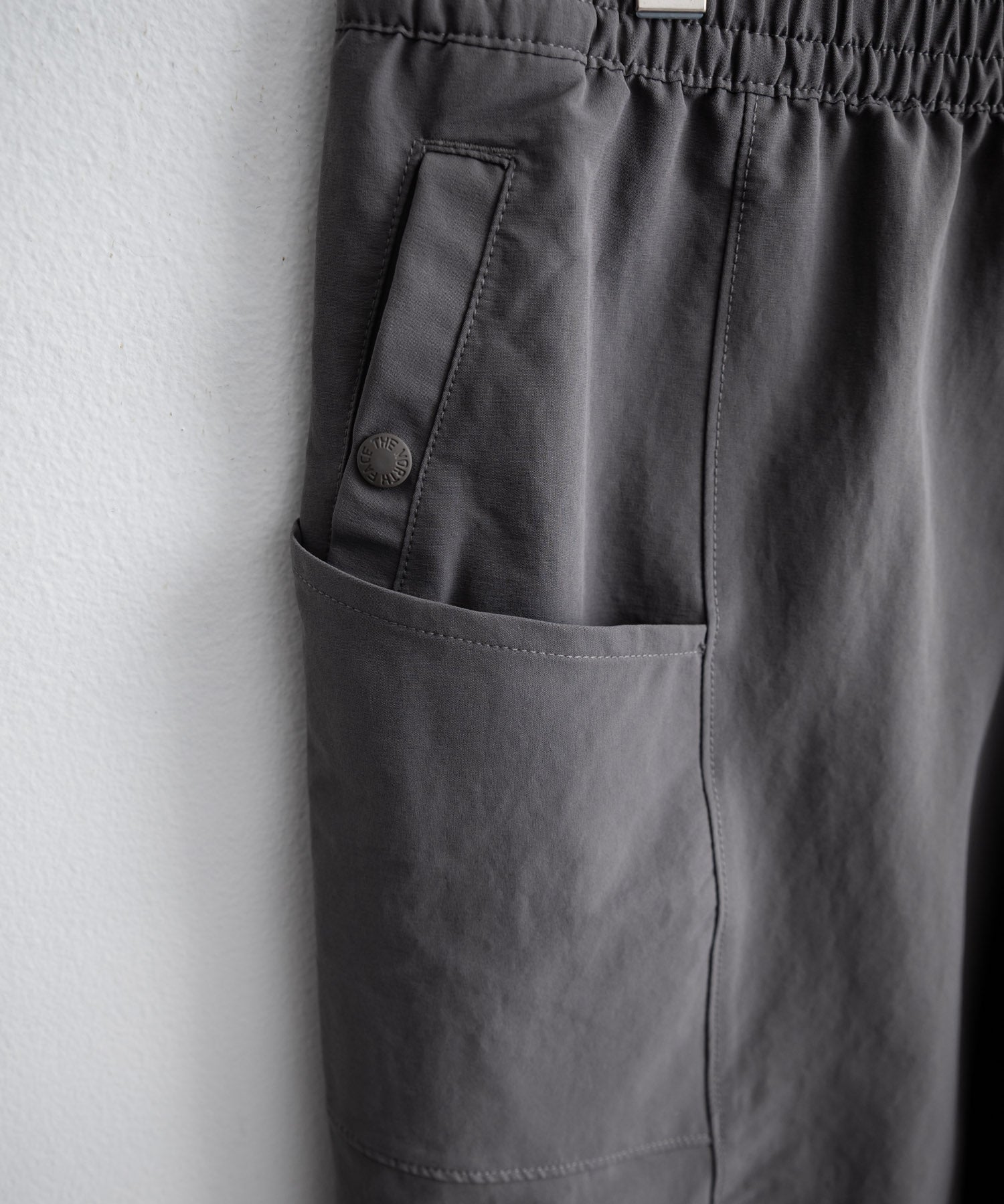 THE NORTH FACE ザ・ノースフェイス M CASUAL CARGO SHORT - AP ワンポイントロゴ刺繍イージーカーゴショートパンツ/ハーフパンツ 16248