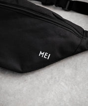 MEI メイ STANDARD MOON SHOULDE ワンポイントロゴ刺繍三日月型ボディバッグ/ウエストポーチ/ショルダーバッグ 16190