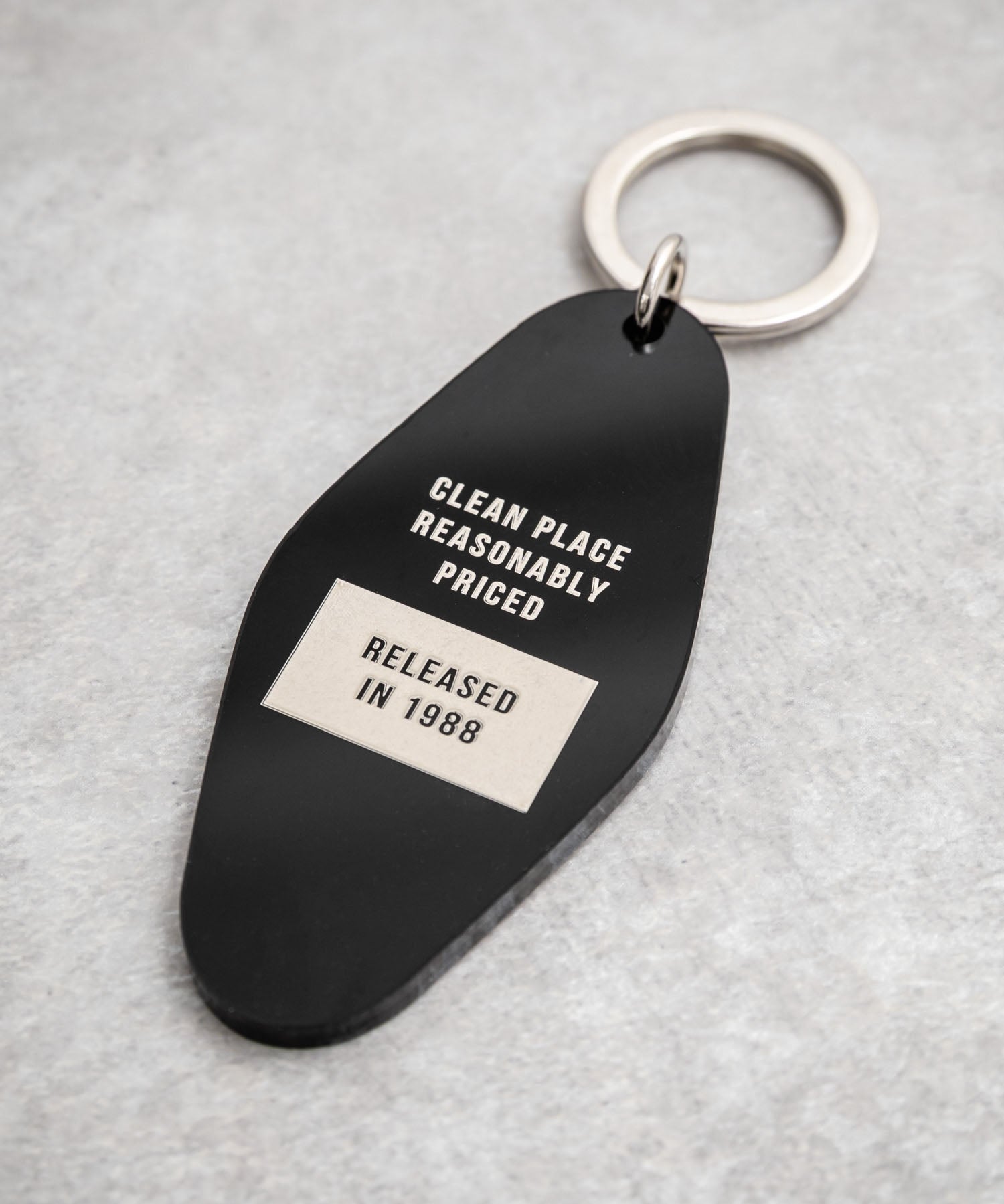Butler Verner Sails バトラーバーナーセイルズ 日本製 国産 Movie Inspired Keychain モーテルキーアクリルキーホルダー JW-2978
