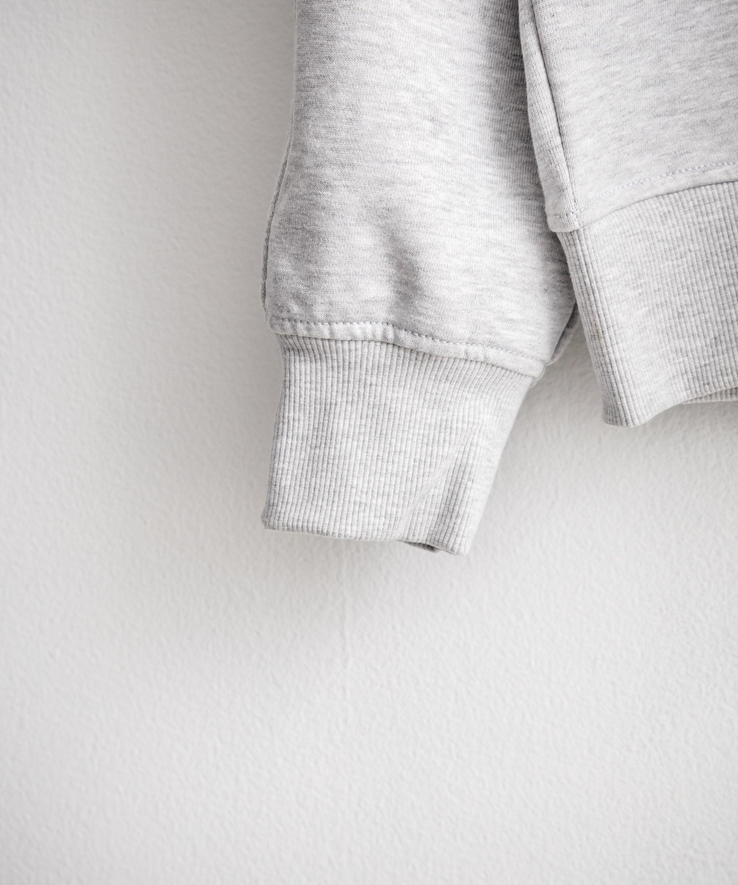 新色追加 日本未展開モデル WHITE LABEL THE NORTH FACE ESSENTIAL SWEATSHIRTS ルーズフィットワンポイントロゴスウェットトレーナー 15459