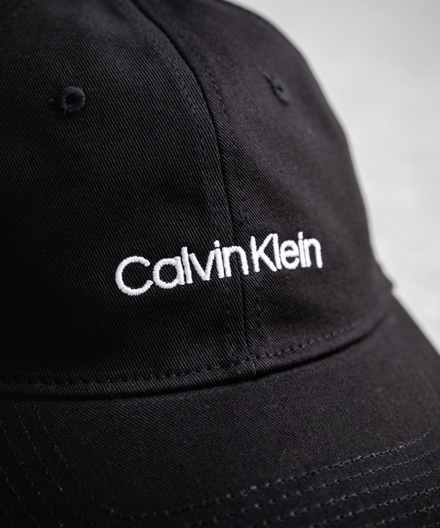 Calvin Klein カルバンクライン LOGO TWILL CAP ワンポイントブランドネーム刺繍ベースボールキャップ 15929
