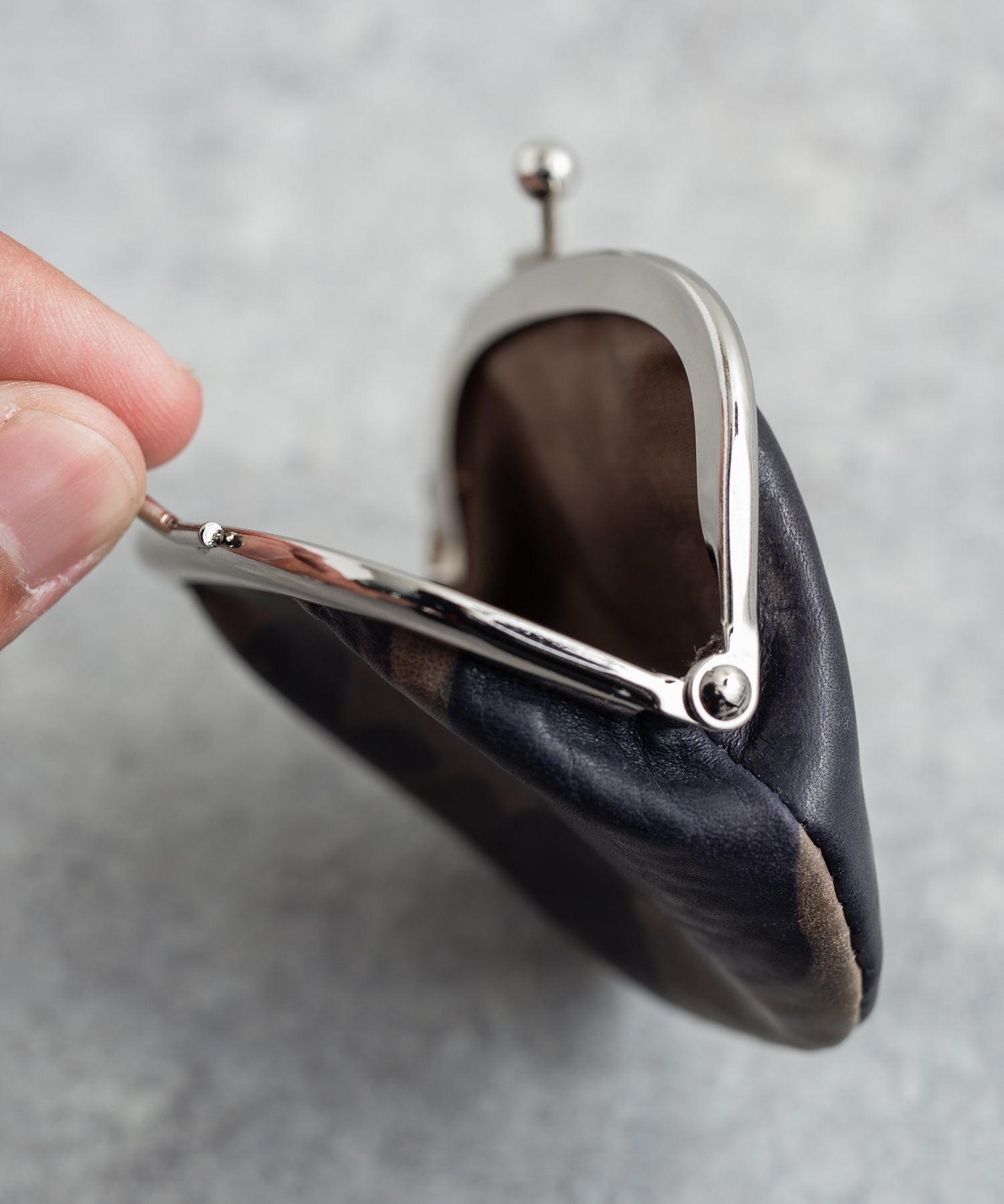 Butler Verner Sails バトラーバーナーセイルズ 日本製 国産迷彩イタリアンレザーがま口小銭入れ JW-2555 11044