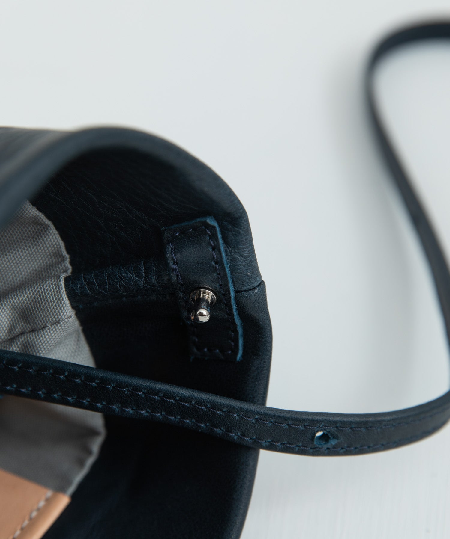 Butler Verner Sails バトラーバーナーセイルズ 日本製 国産 隠しマグネット馬革シンプルショルダー JA-2522 9968