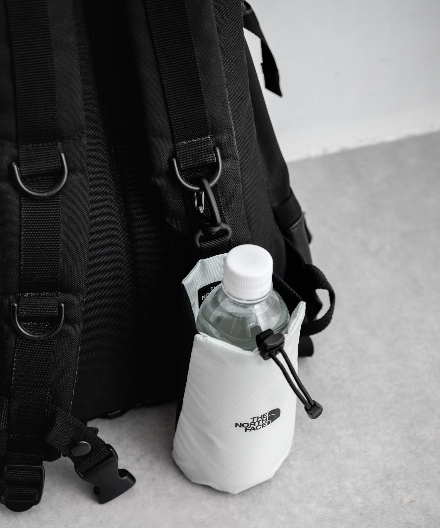 THE NORTH FACE ザ・ノースフェイス MT LITE BOTTLE POUCH ワンポイントロゴ入りペットボトルホルダー　16211