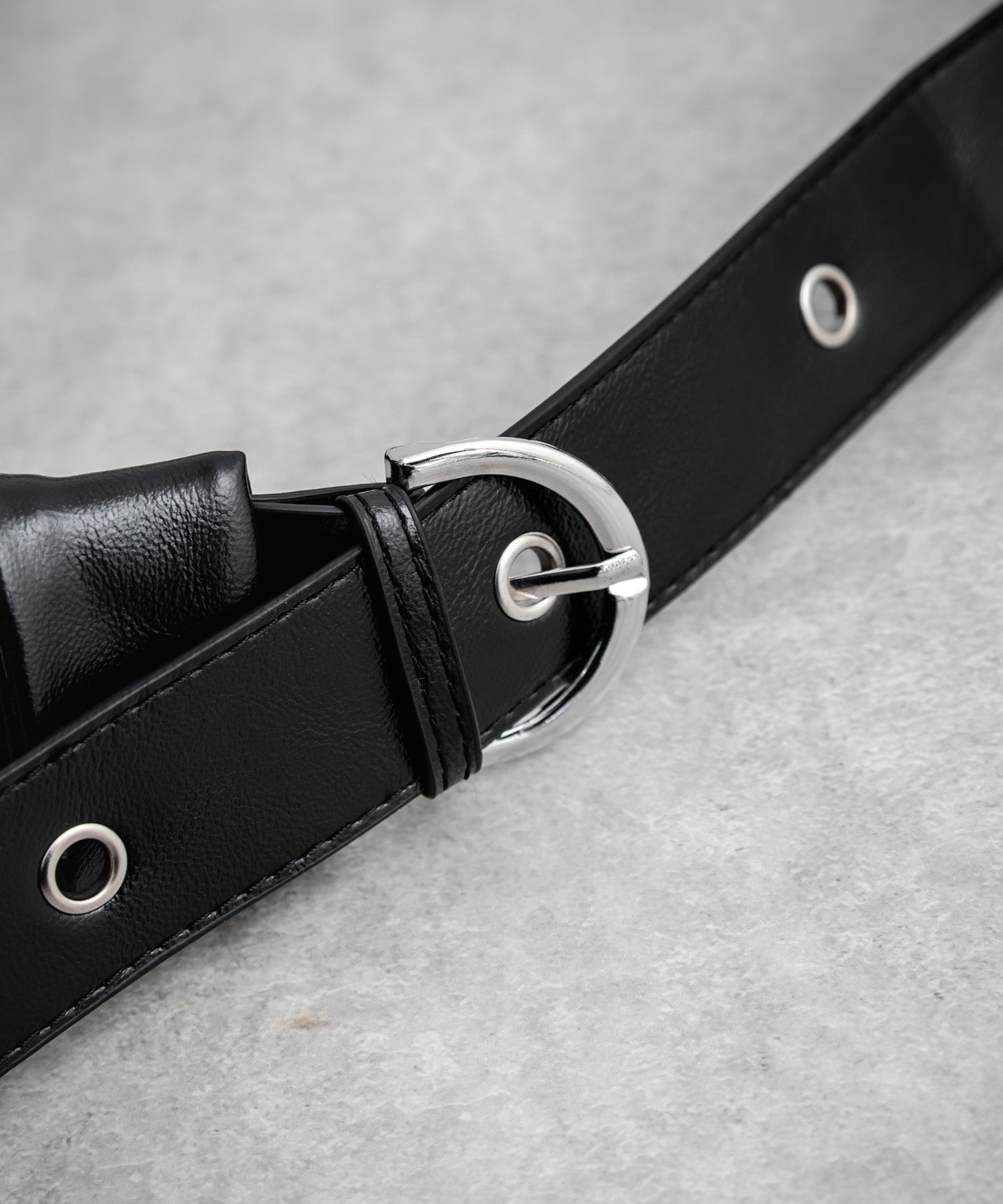 PUレザー クロワッサン型ショルダーバッグ/ボディバッグ 15510