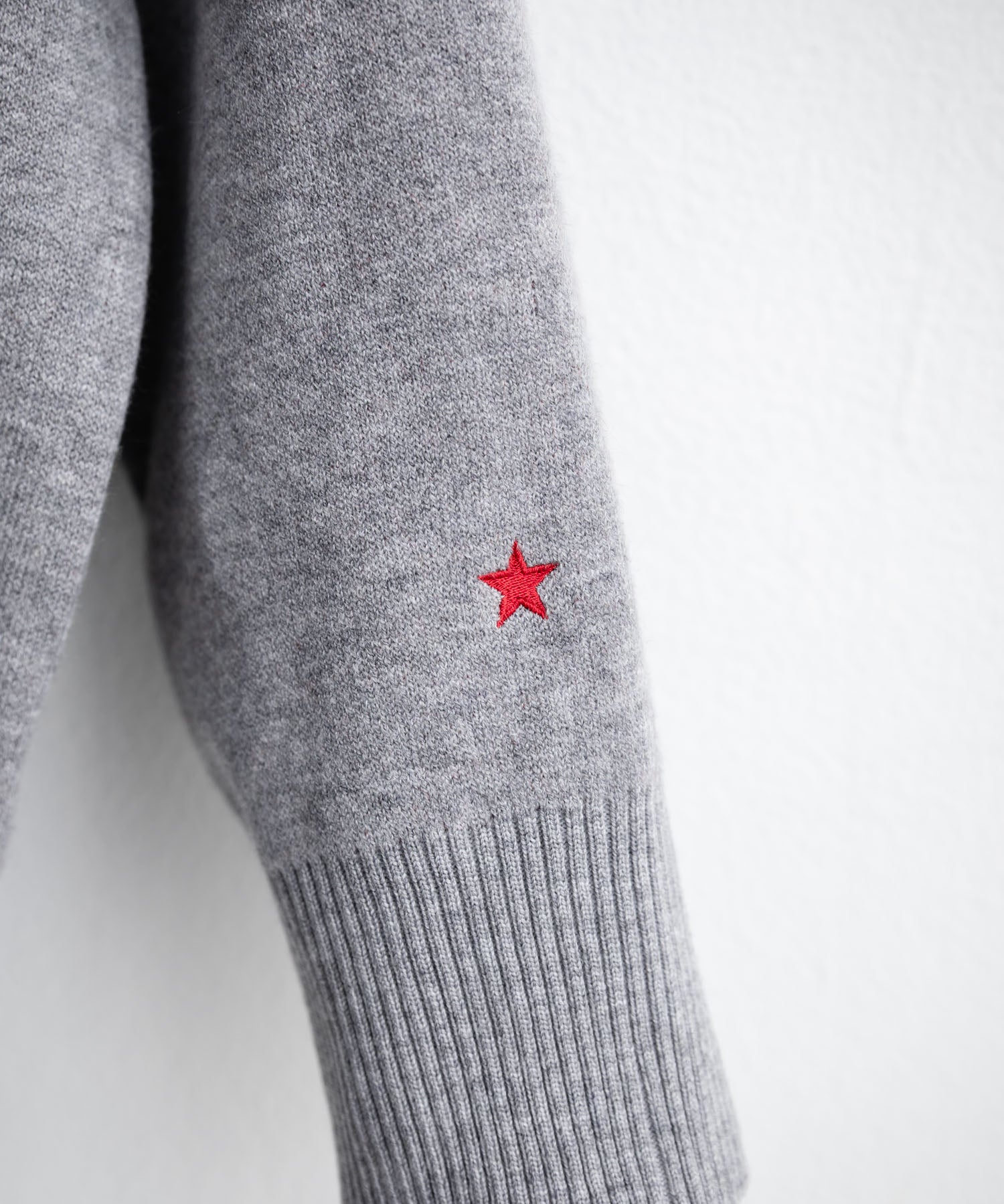CONVERSE コンバース オーバーサイズダブルジャガードシューズロゴクルーネック長袖ニットセーター 16560