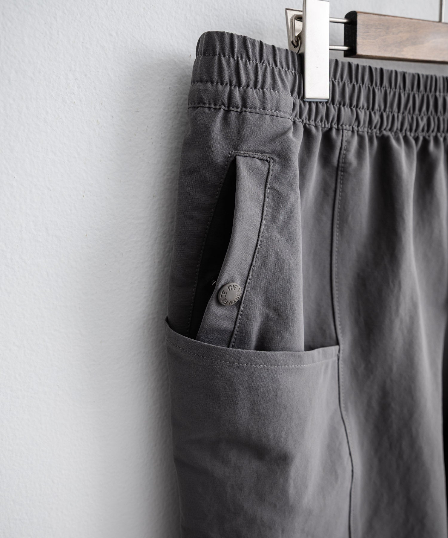 THE NORTH FACE ザ・ノースフェイス M CASUAL CARGO SHORT - AP ワンポイントロゴ刺繍イージーカーゴショートパンツ/ハーフパンツ 16248