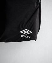 UMBRO アンブロ 別注コラボ ワンポイントロゴ刺繍ワンショルダーバッグ ナイロン/PUレザー 16033
