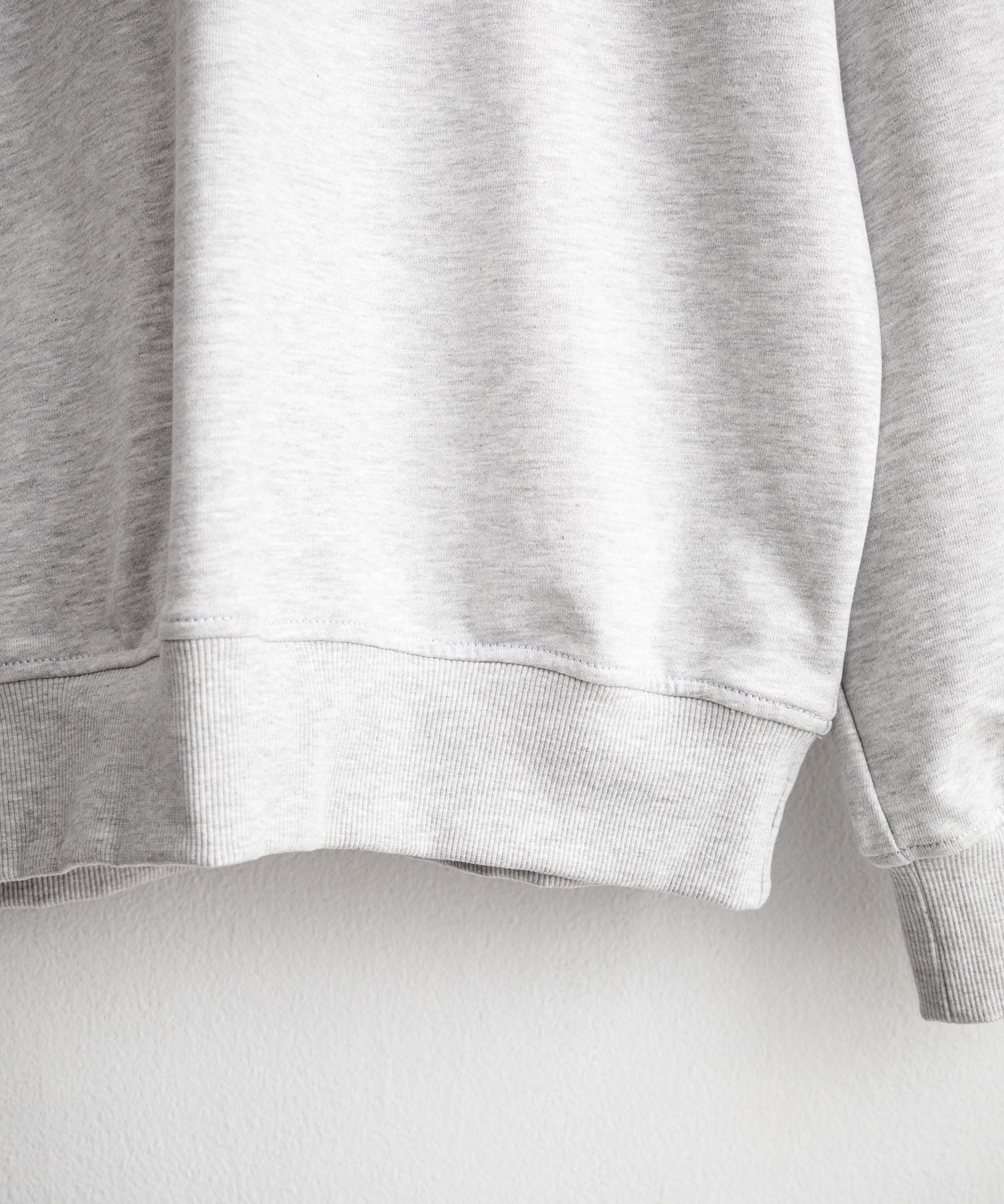 新色追加 日本未展開モデル WHITE LABEL THE NORTH FACE ESSENTIAL SWEATSHIRTS ルーズフィットワンポイントロゴスウェットトレーナー 15459