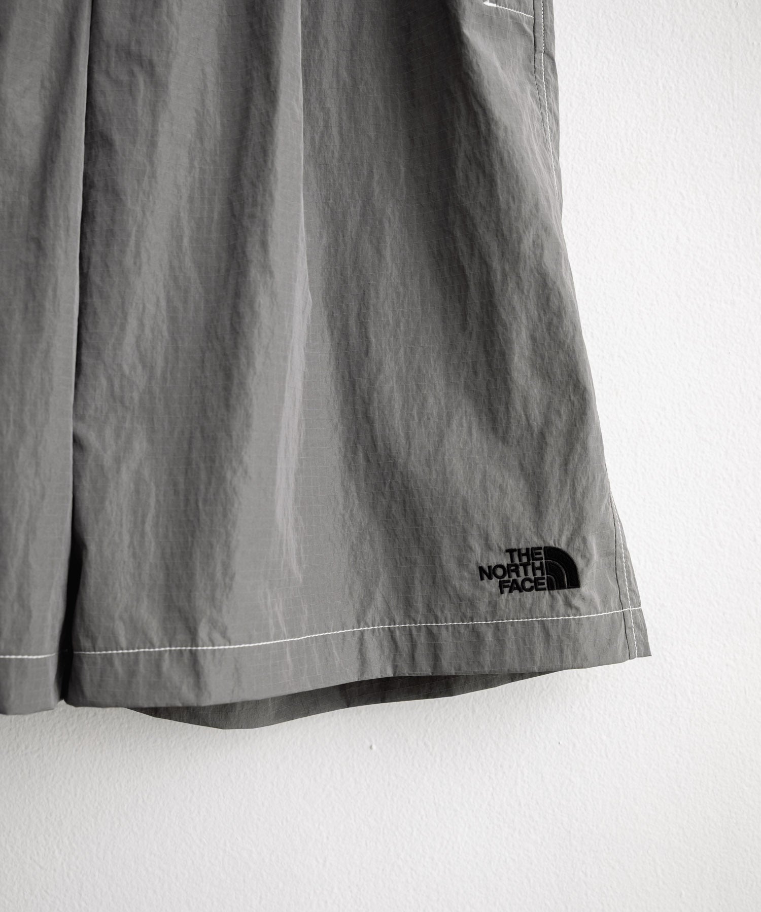 日本未展開モデル THE NORTH FACE ザ・ノースフェイス WHITE LABEL ホワイトレーベル SHELDON BERMUDA ナイロンワイドハーフパンツ 16065