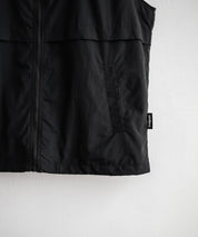 UMBRO アンブロ 別注コラボ ルーズシルエット裏メッシュスタンドネックワンポイントロゴ刺繍ナイロンベスト セットアップ可能