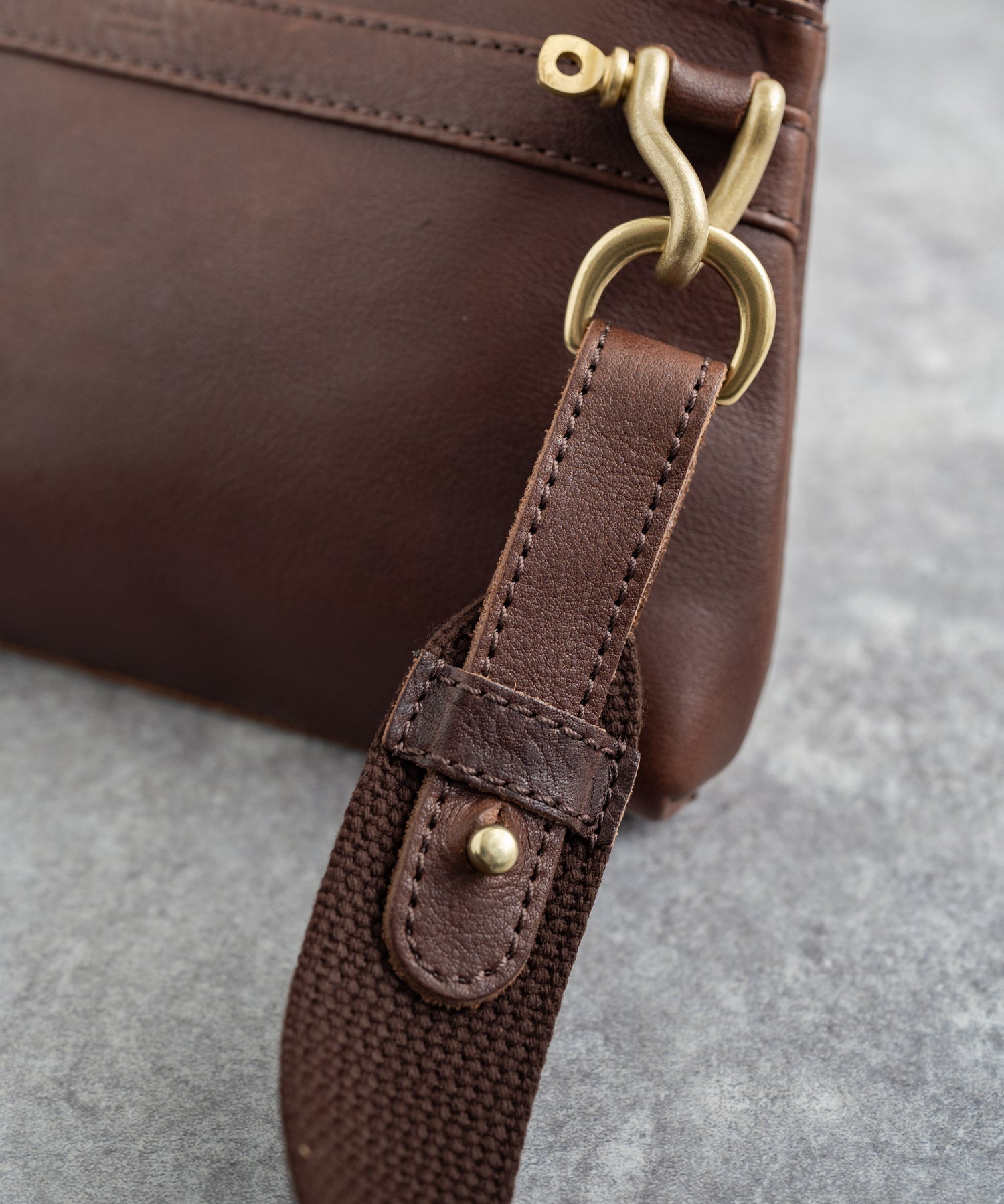 Butler Verner Sails バトラーバーナーセイルズ 日本製 国産ヌメ革レザー捻りシャックルミニショルダーバッグ JA-1713-2 4064