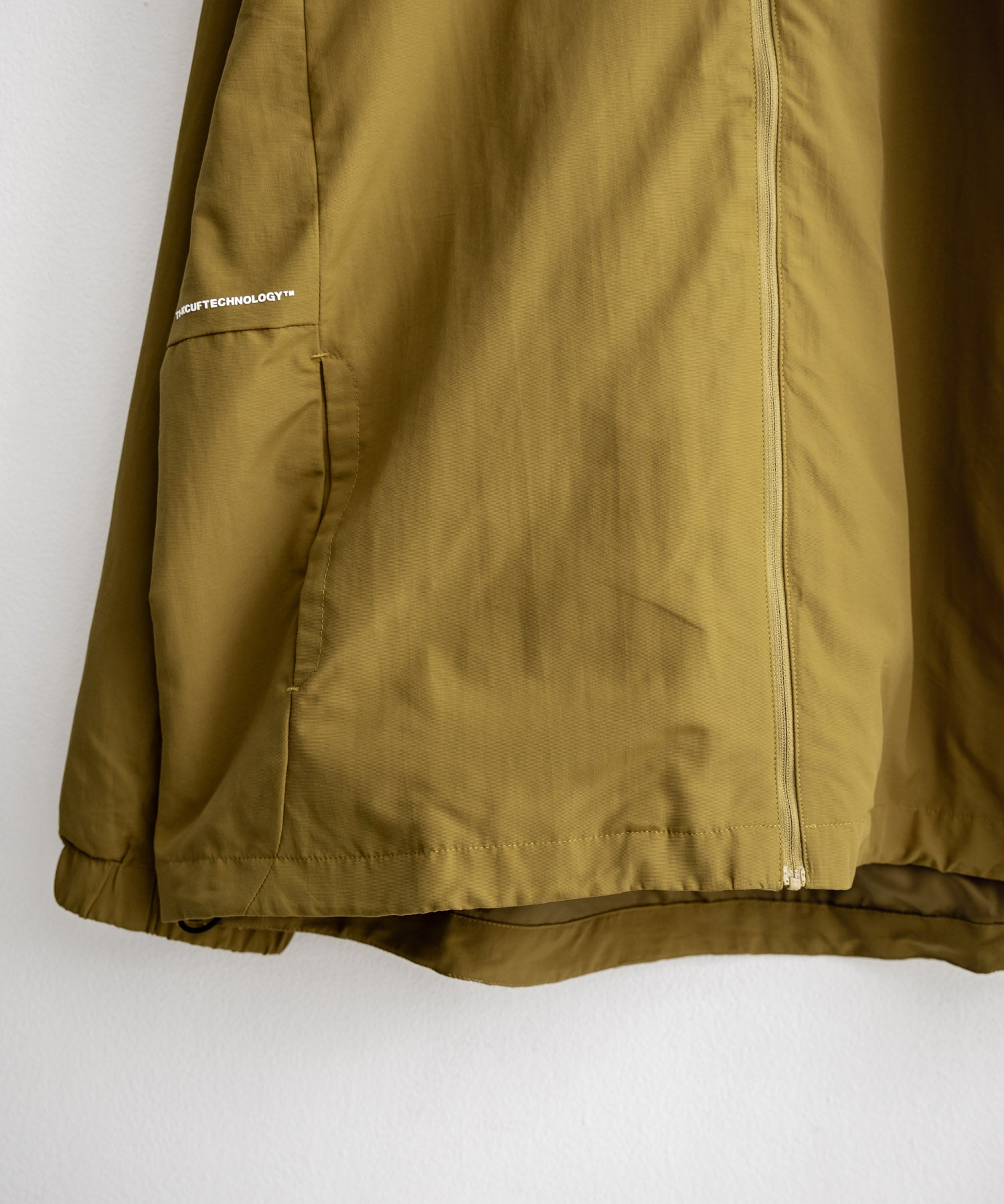 HUF ハフ ALL CAPS SHELL JACKET オーバーサイズラグランスリーブナイロンジャケット 15017