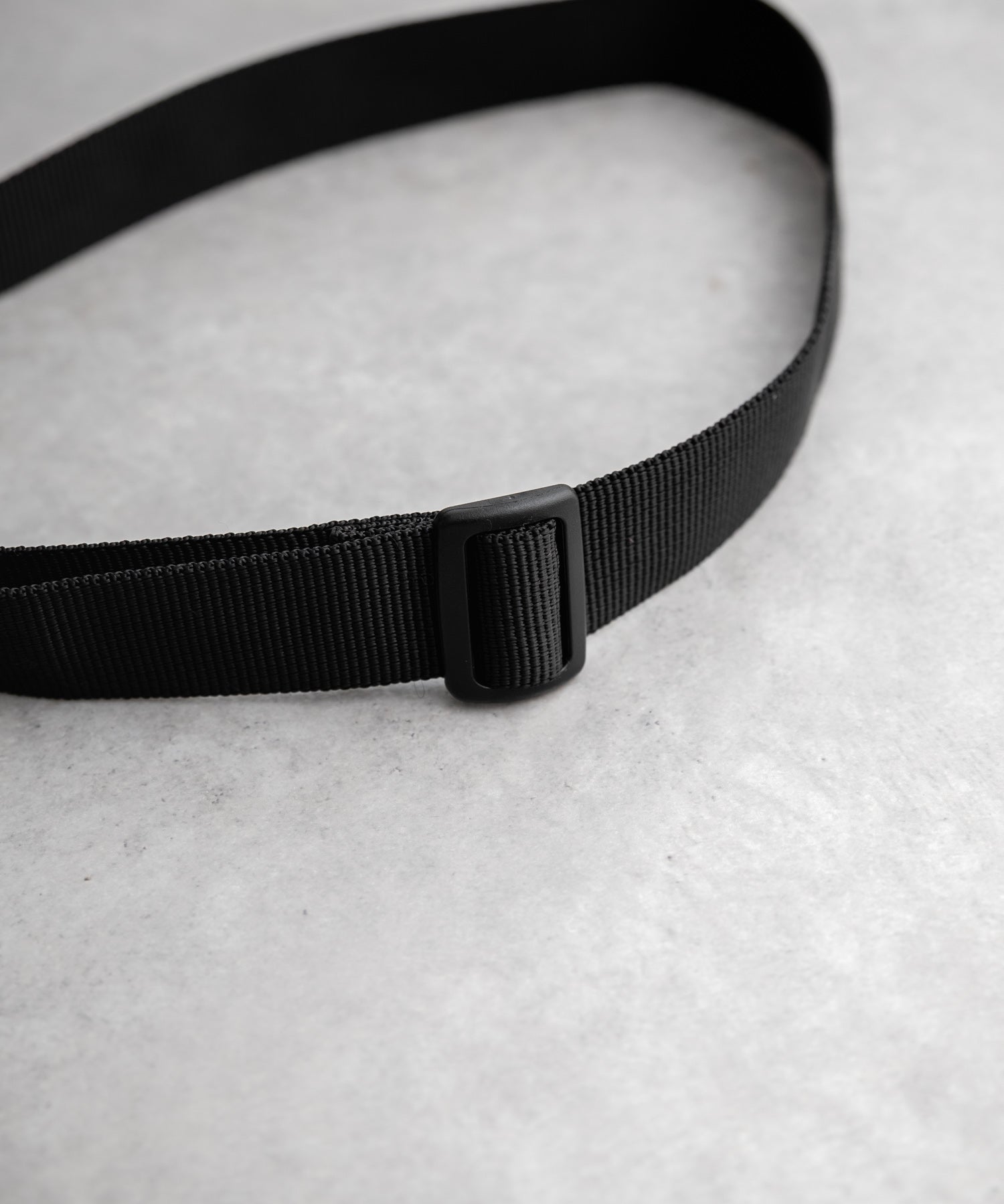 Carhartt カーハート Crossbody Zip Bag 縦型クロスボディバッグ/ワンポイントロゴ斜め掛けショルダーバッグ 15535