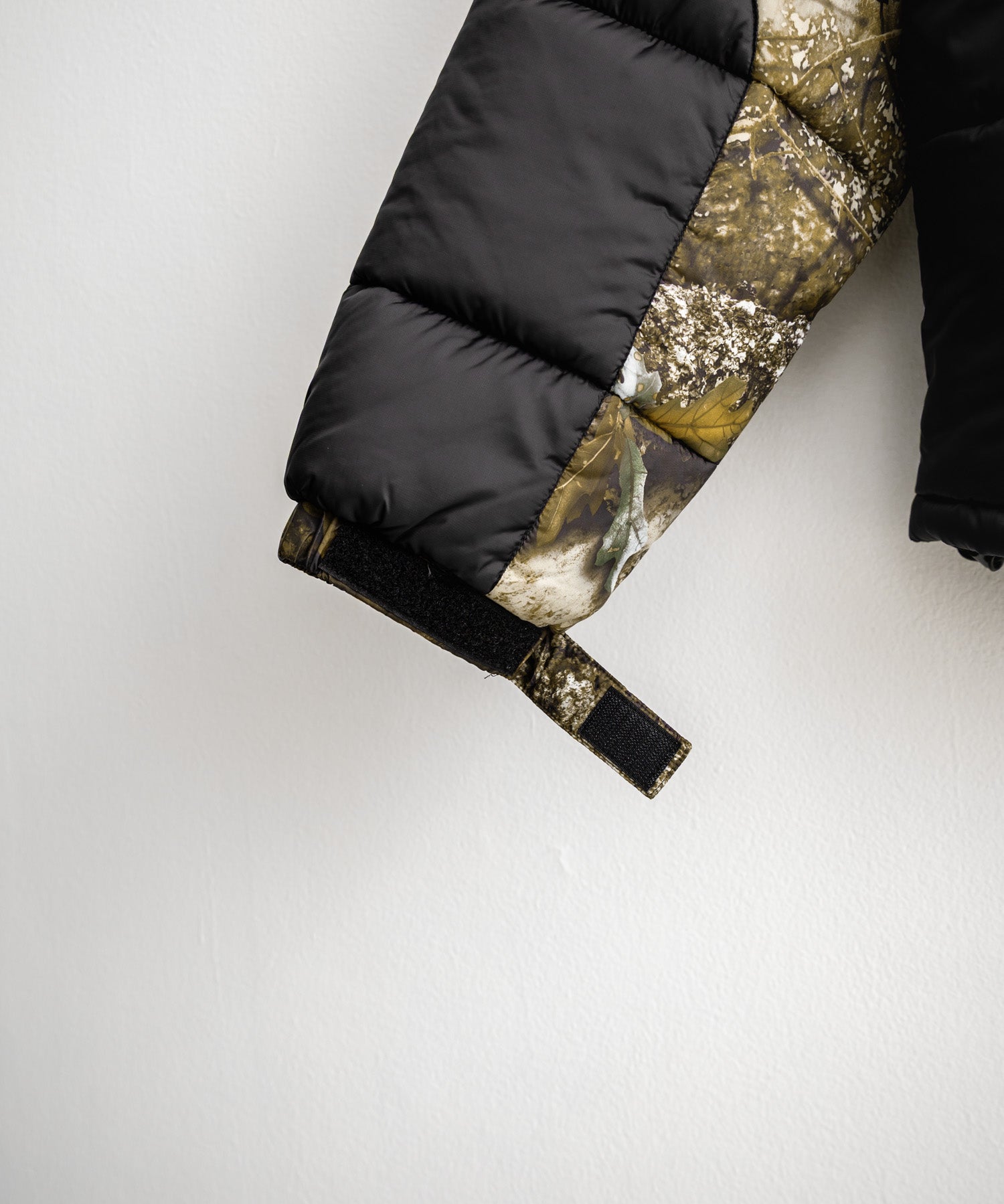 HUF ハフ SEQUOIA PUFFER JACKET REALTREE SEQUOIA PUFFER オーバーサイズワンポイントロゴ中綿ジャケット 15056