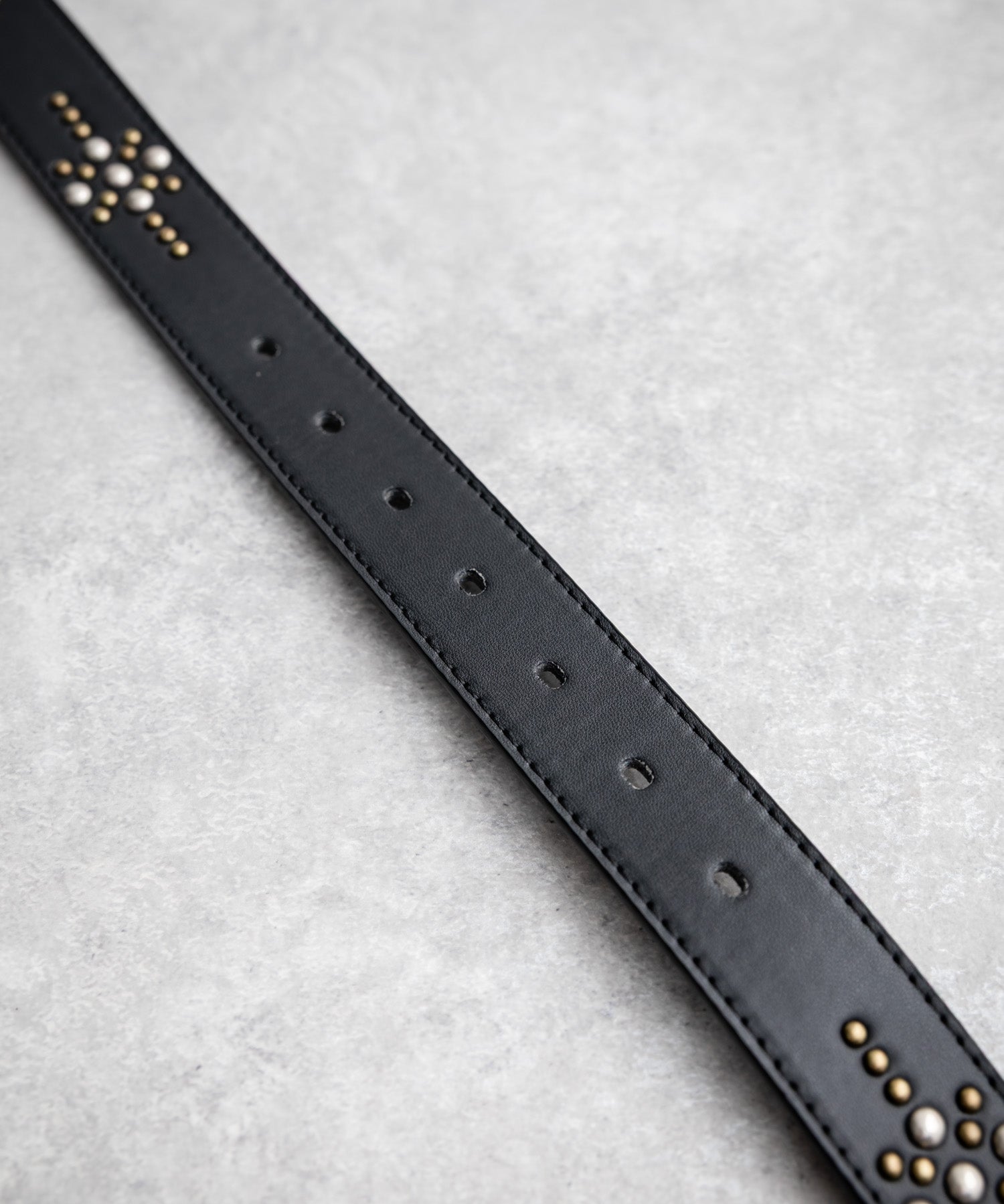 Dickies ディッキーズ サイズ調整可能 35mm PUレザースクエアバックルスタッズベルト 16244
