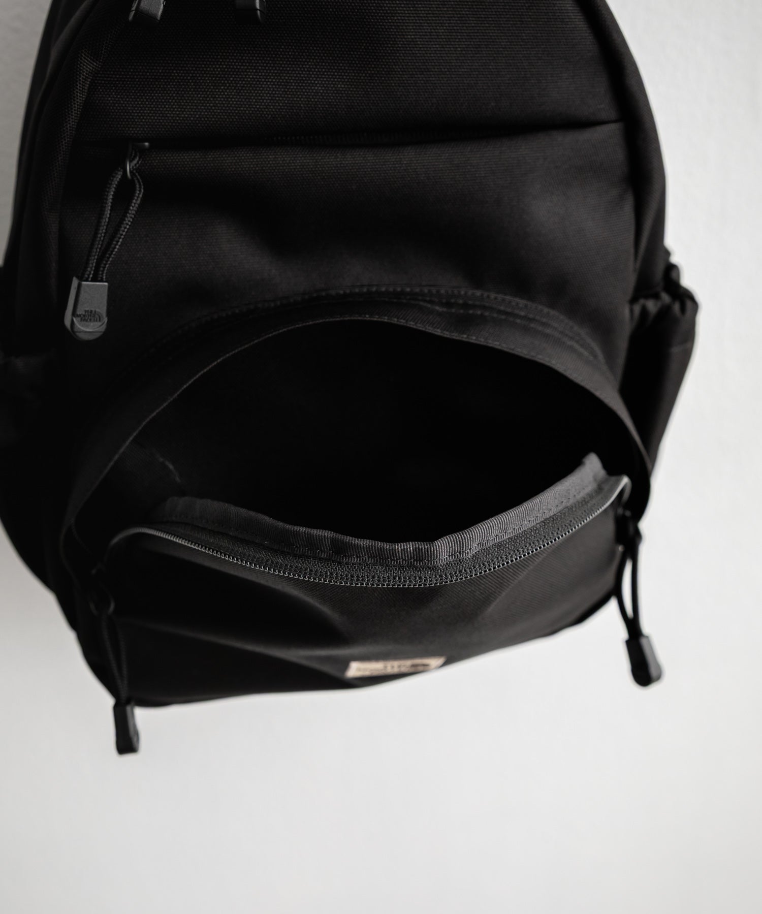 日本未展開モデル WHITE LABEL THE NORTH FACE ELECTRON SLING BAG ミニバックパック 15572