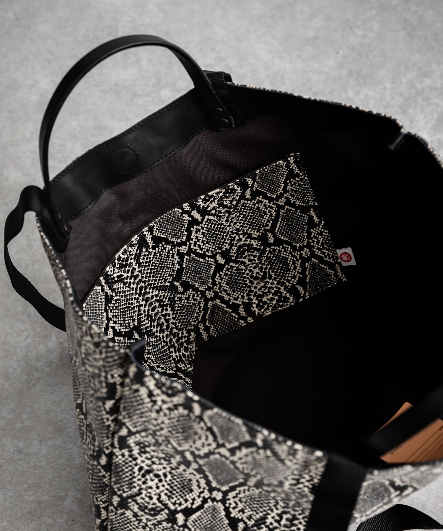 Butler Verner Sails バトラーバーナーセイルズ 日本製 国産 スネーク柄2WAYトートバッグ JI-2854 13473