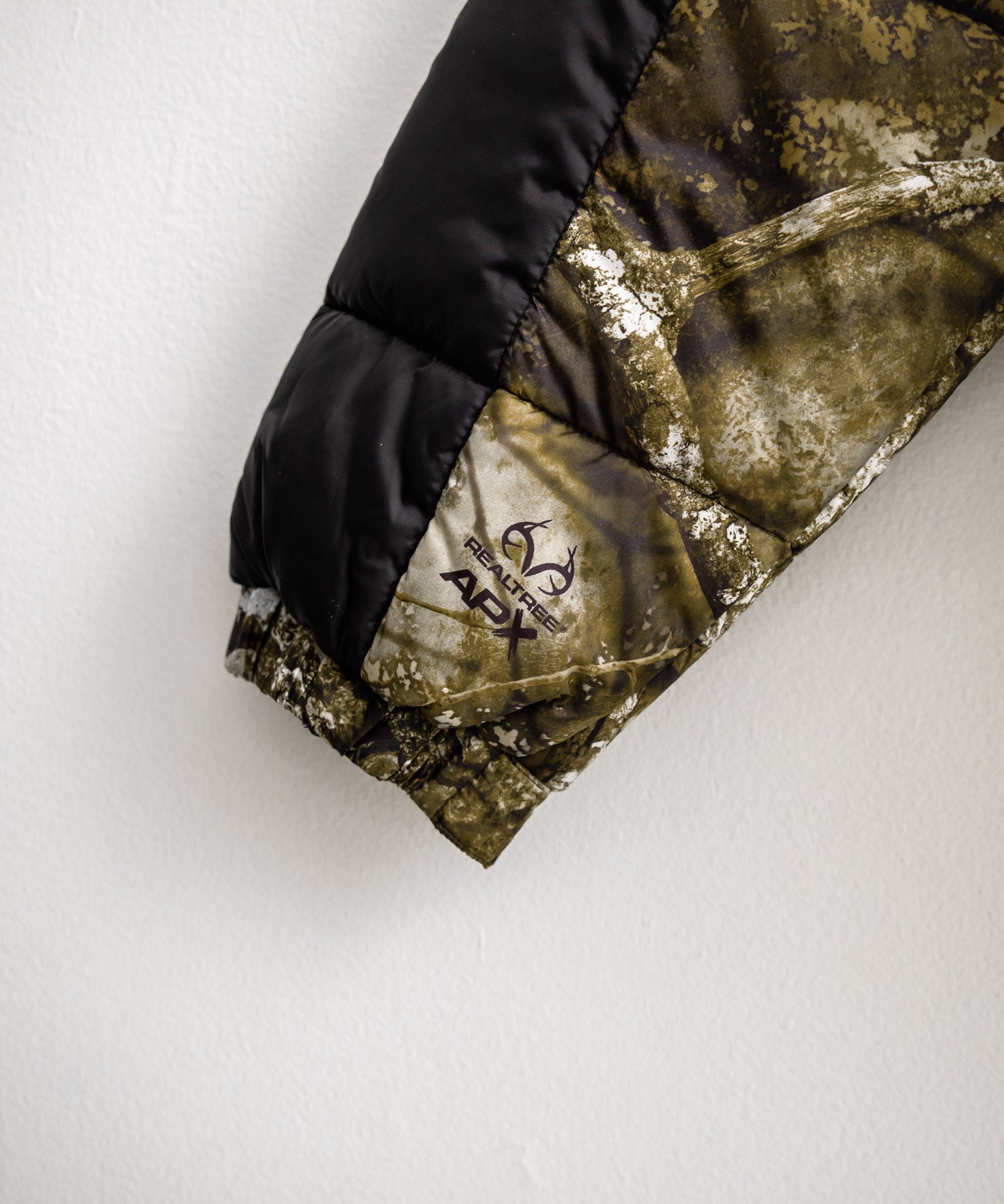HUF ハフ SEQUOIA PUFFER JACKET REALTREE SEQUOIA PUFFER オーバーサイズワンポイントロゴ中綿ジャケット 15056