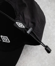 UMBRO 別注コラボ ワンポインロゴ刺繍ナイロンバンジーキャップ	15351