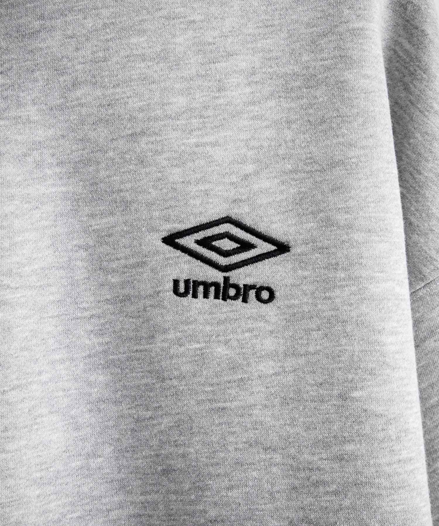 UMBRO アンブロ 別注コラボ オーバーサイズ裏起毛ワンポイントロゴ刺繍ハーフジッププルオーバースウェット 14942