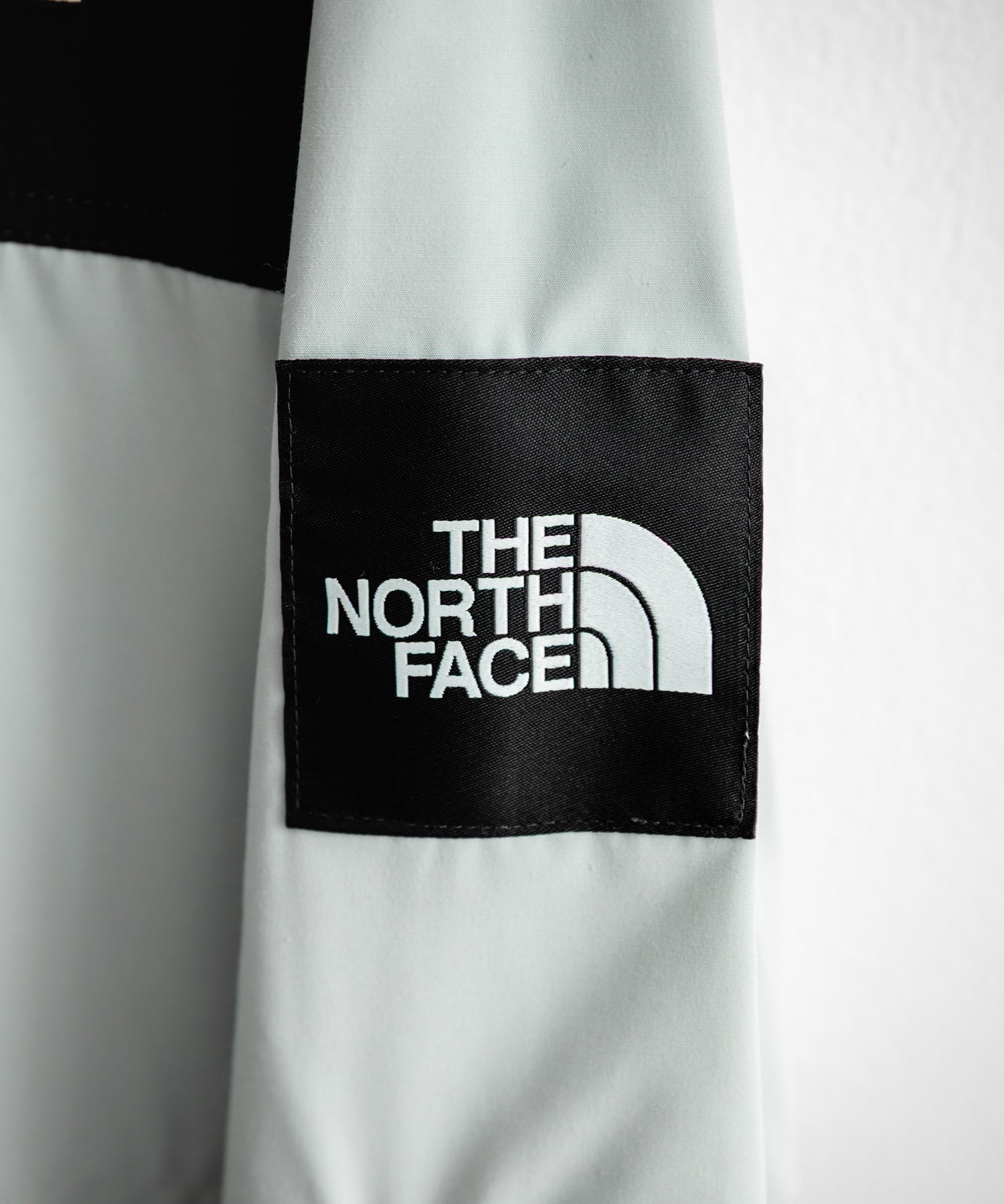 日本未展開モデル THE NORTH FACE ザ・ノースフェイス ALBANY CREWNECK 長袖ナイロンクルーネックプルオーバー 14477