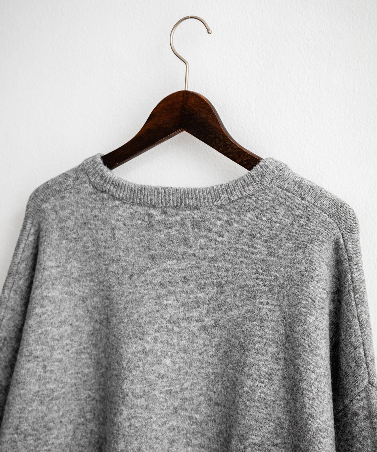 オーバーサイズ5Gウール混天竺ショート丈クルーネックニットセーター 15192