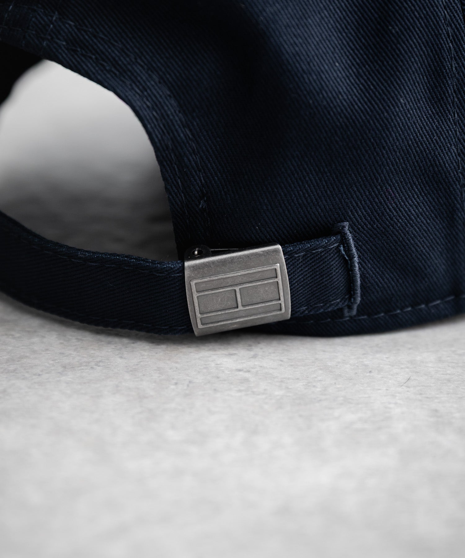 TOMMY HILFIGER トミーヒルフィガー Am Tonal Hilfiger Logo Cap ワンポイントロゴ刺繍6パネルキャップ 16103