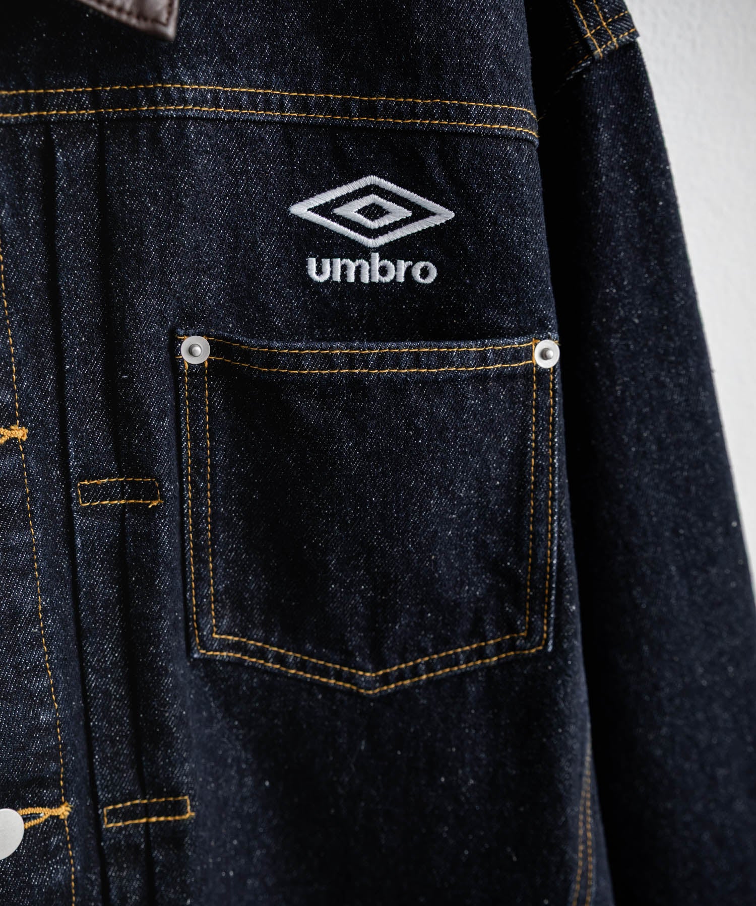 UMBRO アンブロ 別注コラボ オーバーサイズ1stタイプデニムジャケット/ワンポイントロゴ刺繍トラッカージャケット 16367