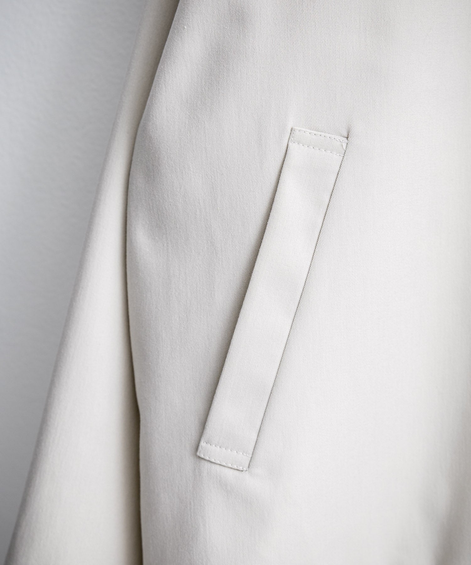 オーバーサイズTRストレッチスタンドカラージャケット ジップアップショートブルゾン 14120