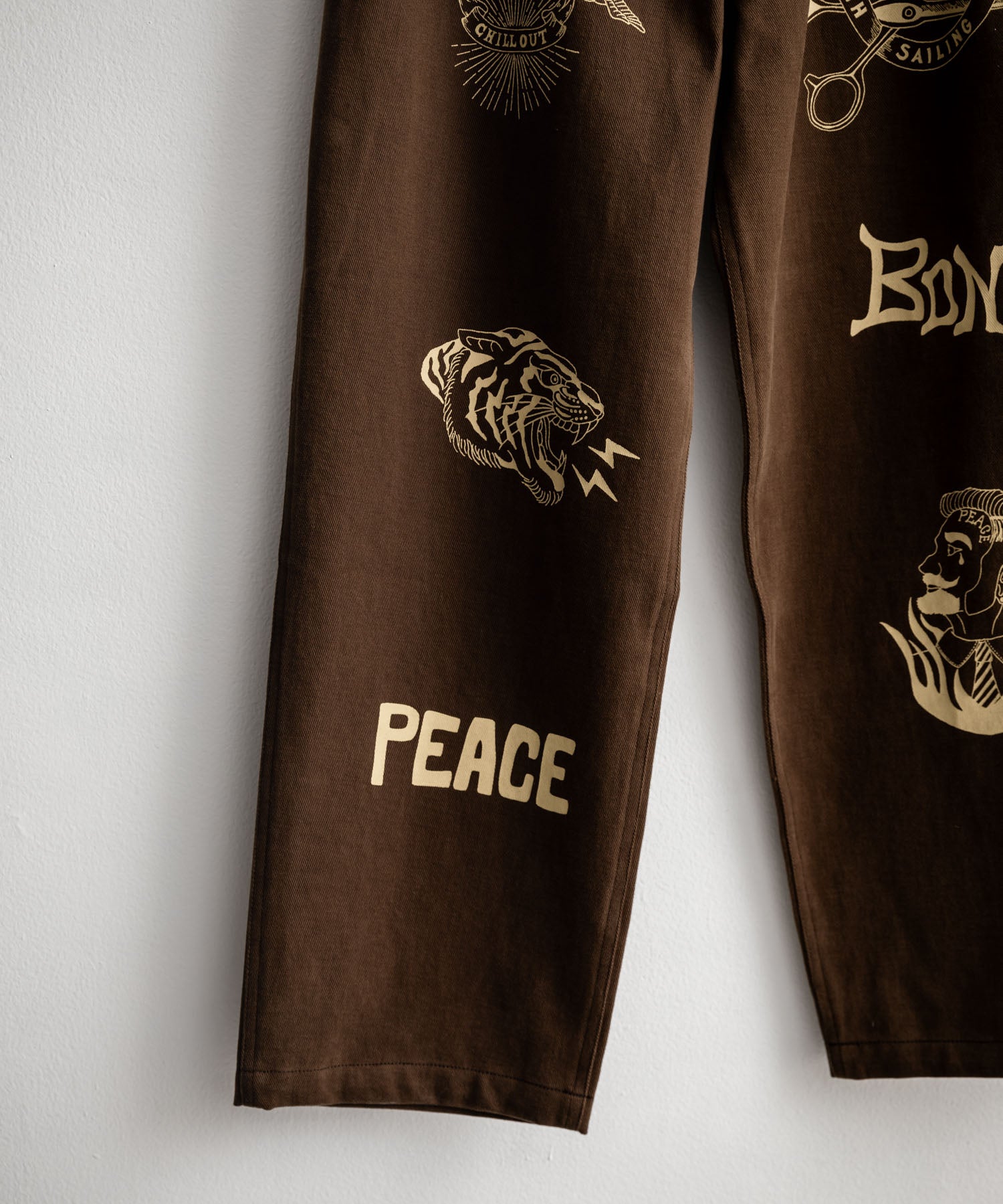 KRIFF MAYER クリフメイヤー メモリアルグラフィックプリントレタリング2タックワークパンツ 2515112 14829