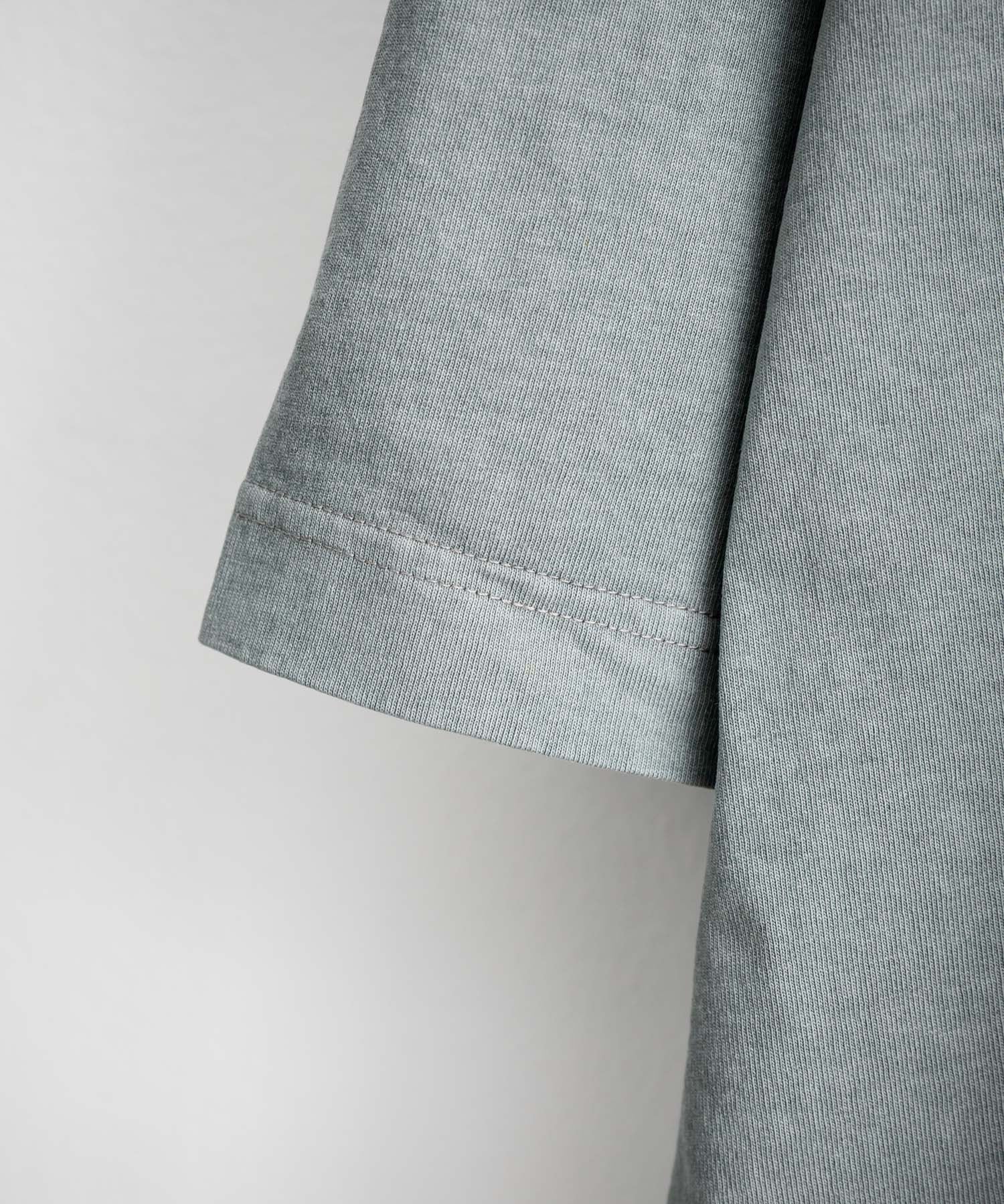 Audience オーディエンス ピグメントUSAコットン16/-天竺8.45オンス胸ポケット付きサイドスリットボクシーAラインビッグTシャツ AUD6626 14776