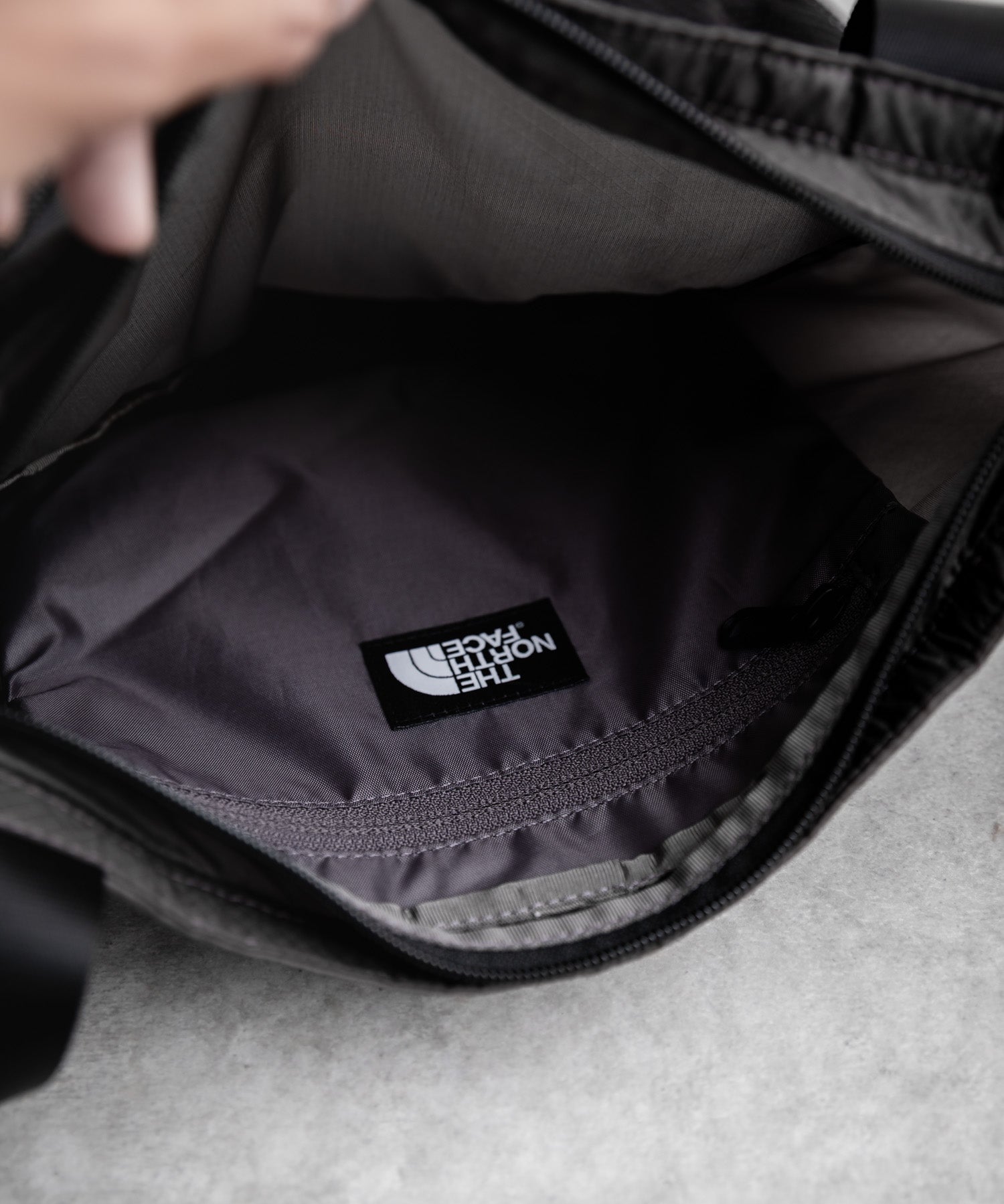 THE NORTH FACE ザ・ノースフェイス ULTRA-Z SHOULDER BAG M コーデュラナイロンショルダーバッグ/トートバッグ 16613