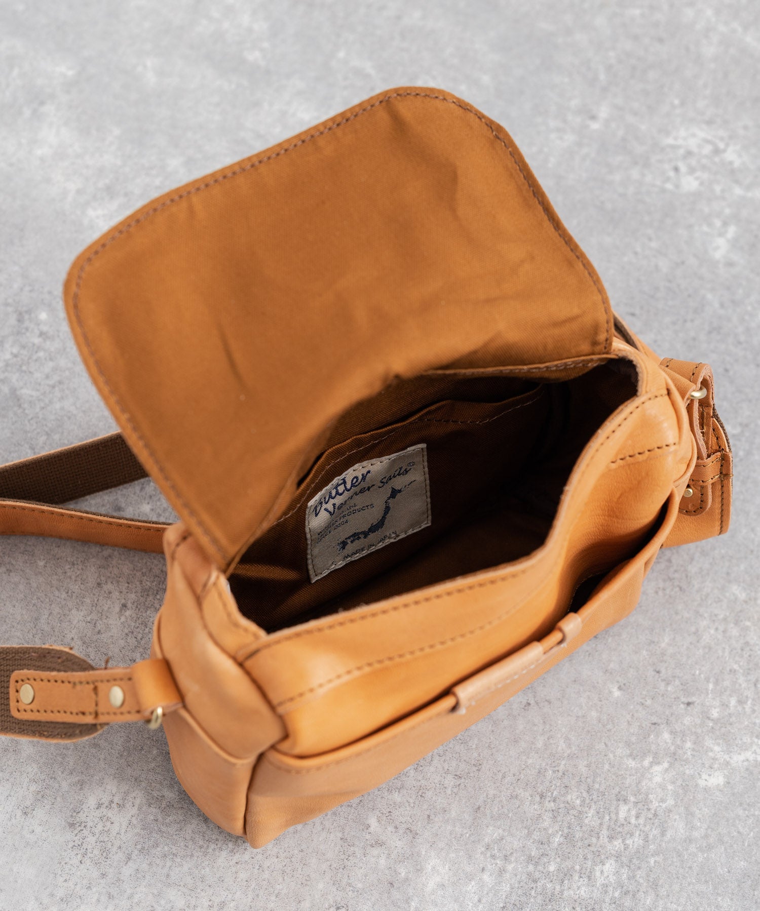 Butler Verner Sails バトラーバーナーセイルズ 日本製 国産フラップボックス馬革ショルダーバッグ JA-2597 11477