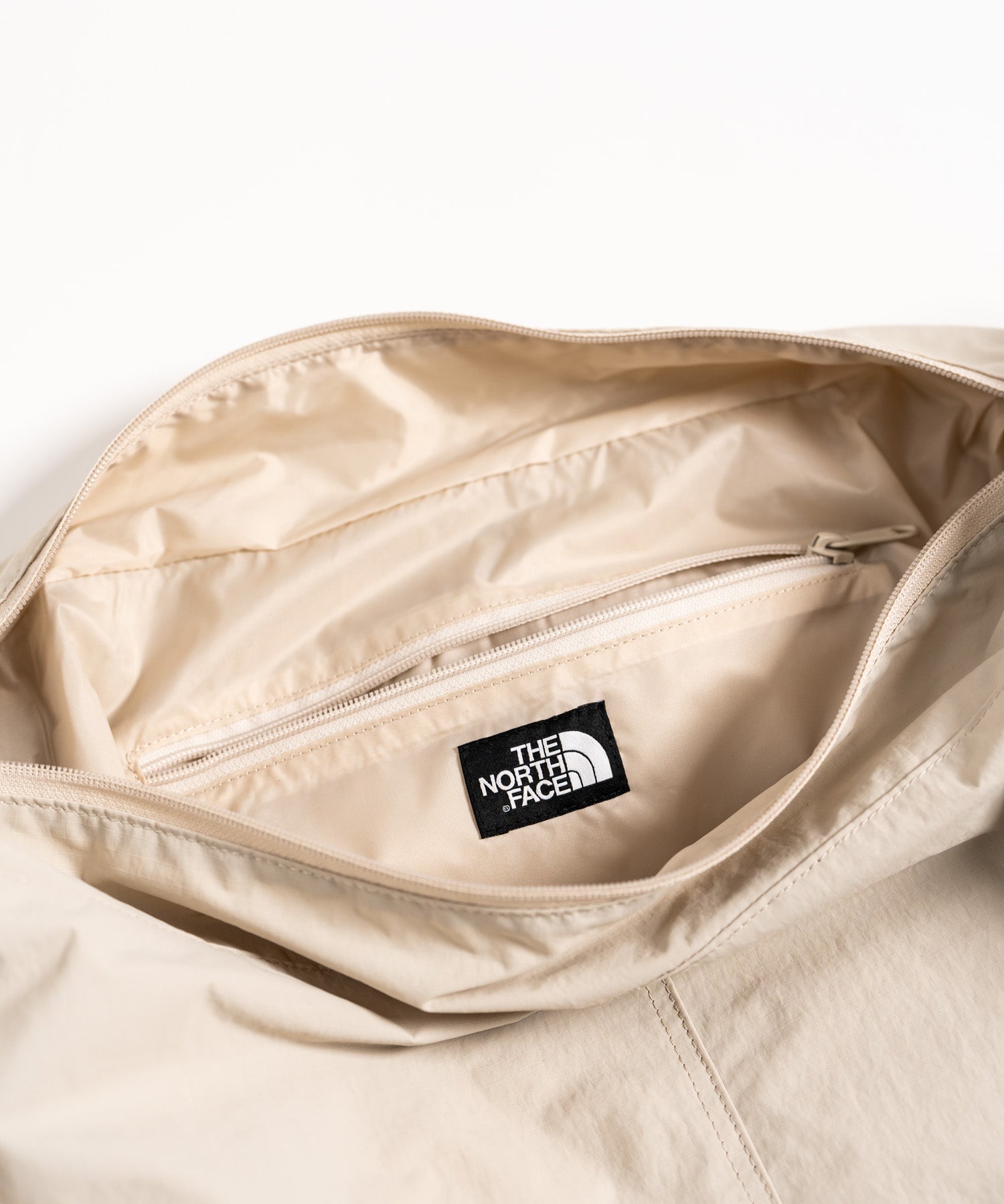 THE NORTH FACE ザ・ノースフェイス URBAN BIG SHOULDER BAG ミニポーチ付きワンポイントロゴショルダーバッグ 15882